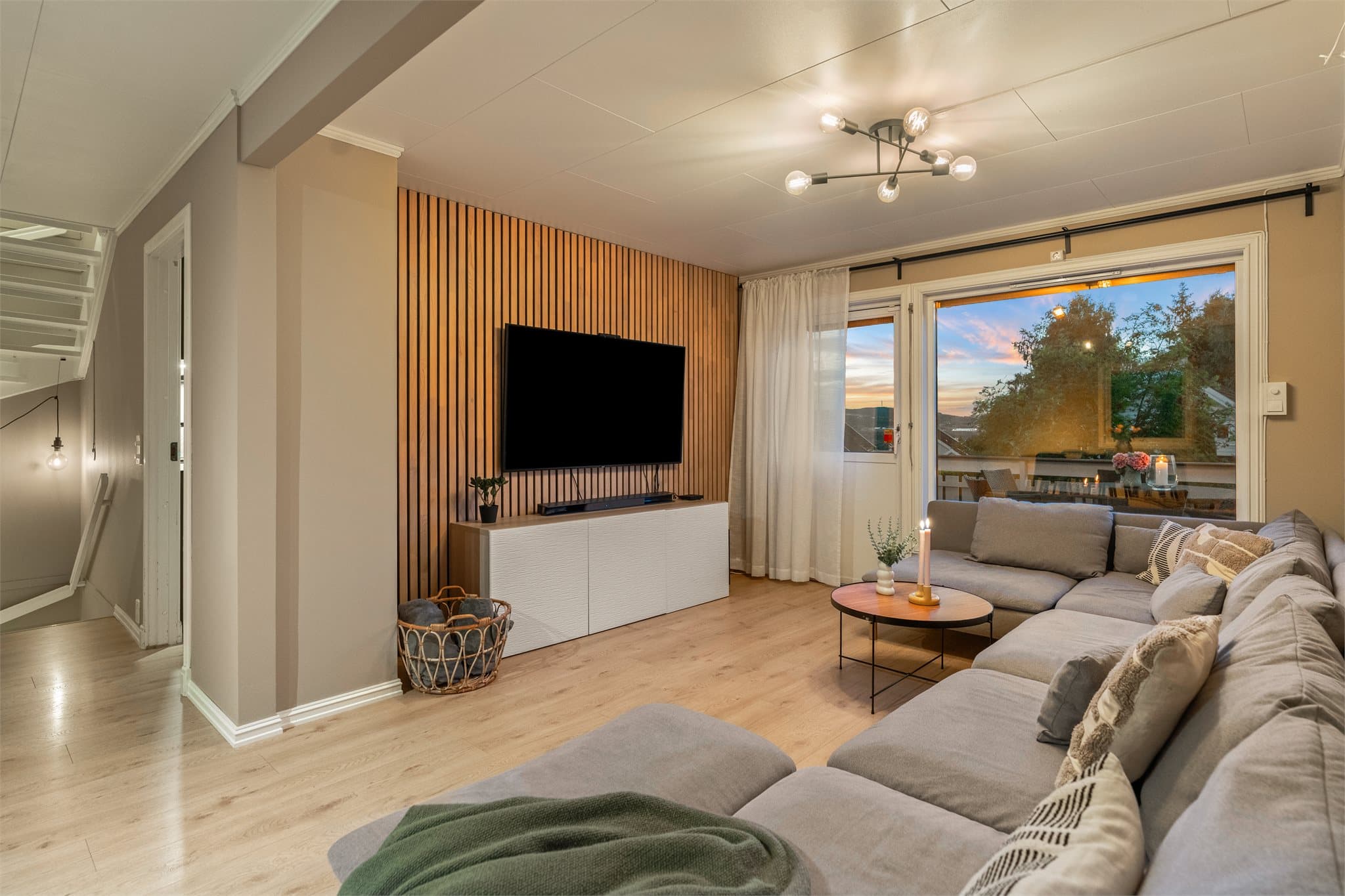 Spilevegg som gir stuen et moderne og stilig uttrykk!