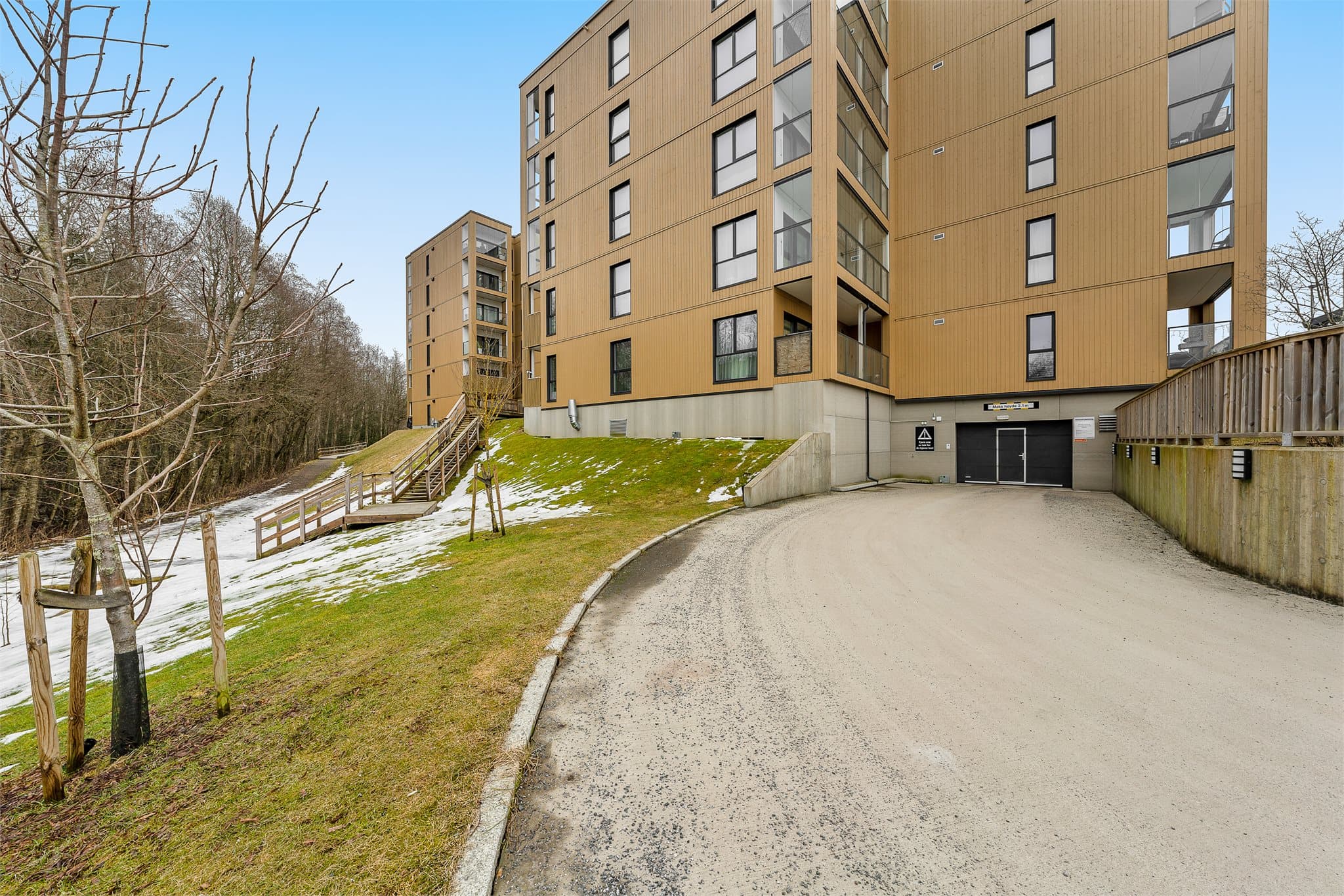 Innkjøring parkeringskjeller.