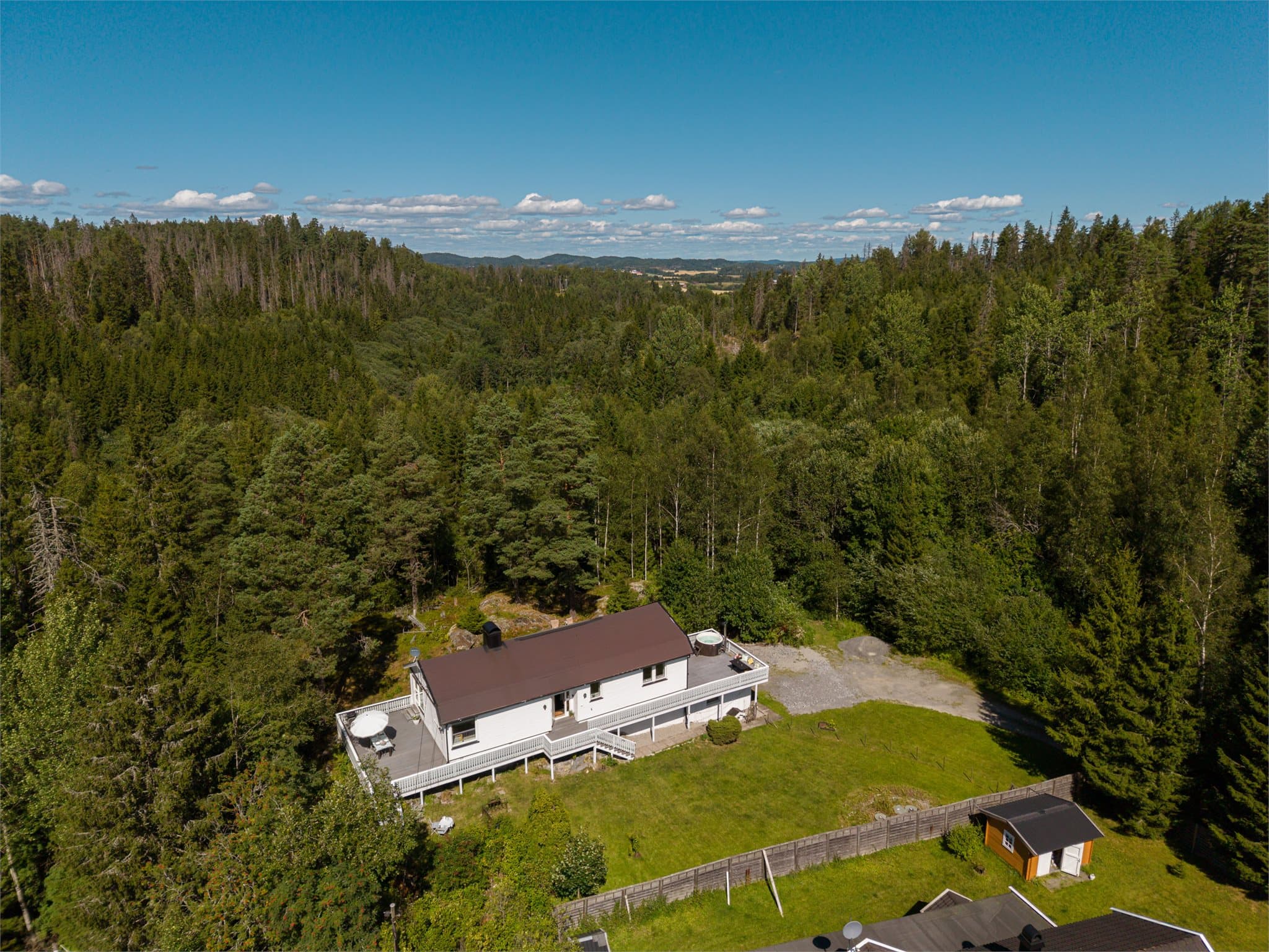 Naturskjønt landskap med naturen som nærmeste nabo.