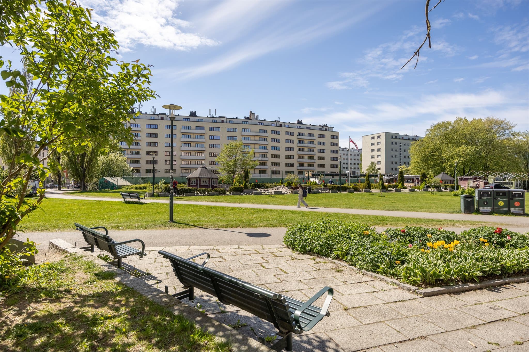 Marienlyst er for dem som søker livskvalitet uten å ville gi avkall på nærheten til det pulserende bylivet, og som er lei av/vil unngå hagestell uten å ville gi avkall på grønne omgivelser.