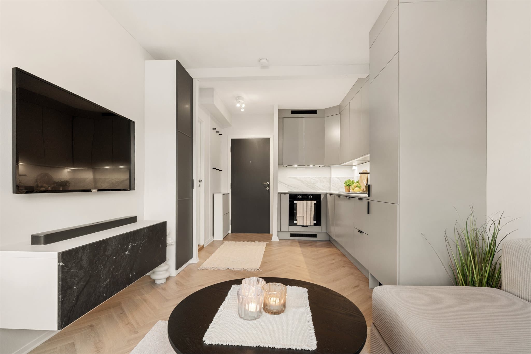 - Det er satt inn kombi-vaskemaskin på kjøkkenet. Det er også felles vaskerom i bygget -