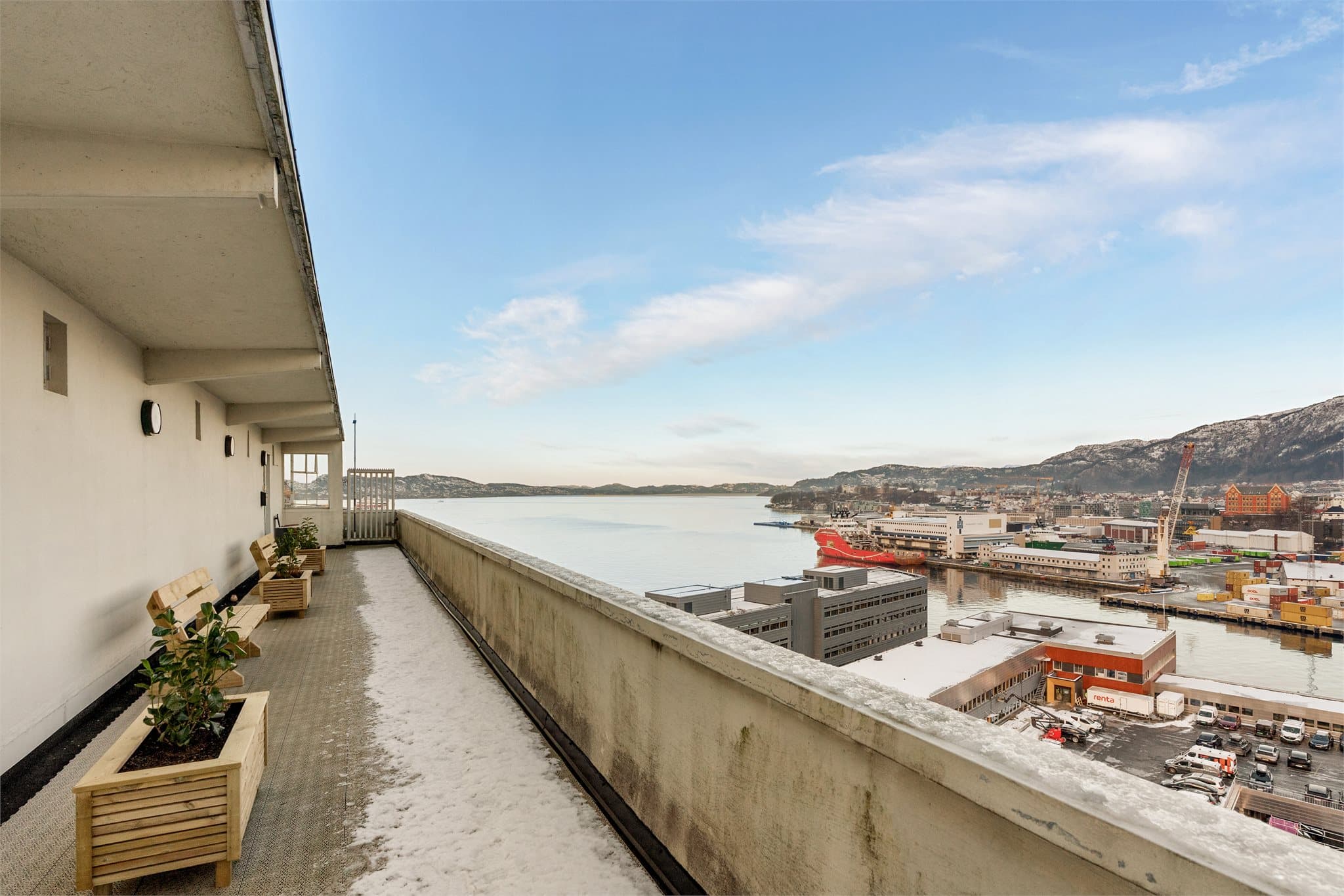 - Sameiet har felles takterrasse på begge sider av bygget -
