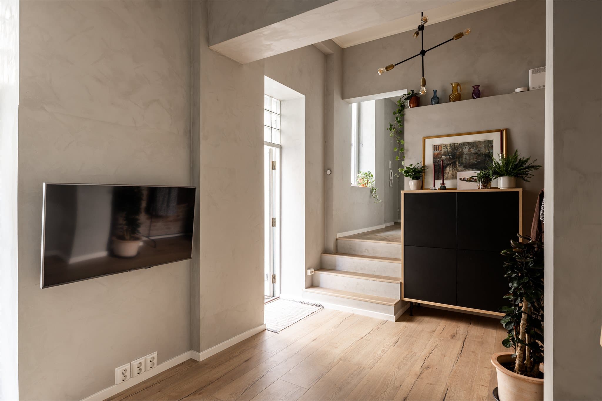 Egen utgang til bakgård som kan benyttes av borettslagets beboere.