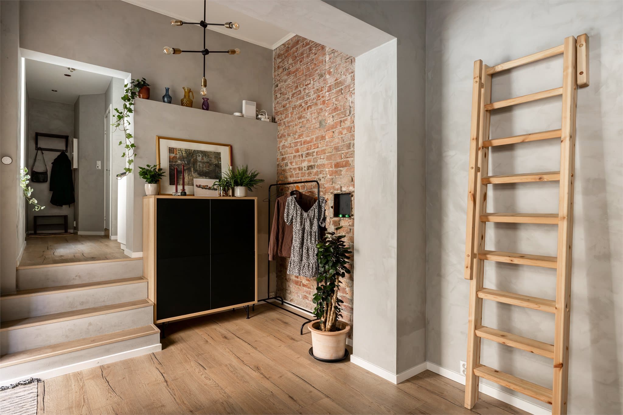 Moderne uttrykk med nøytrale overflater.