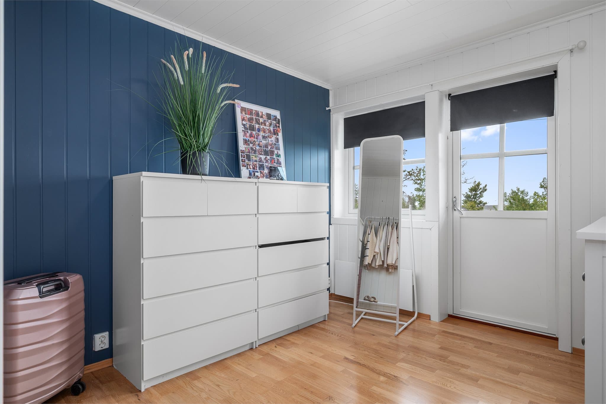 Rom med gode bruksmuligheter, blant annet som walk-in closet, kontor eller gjesterom.