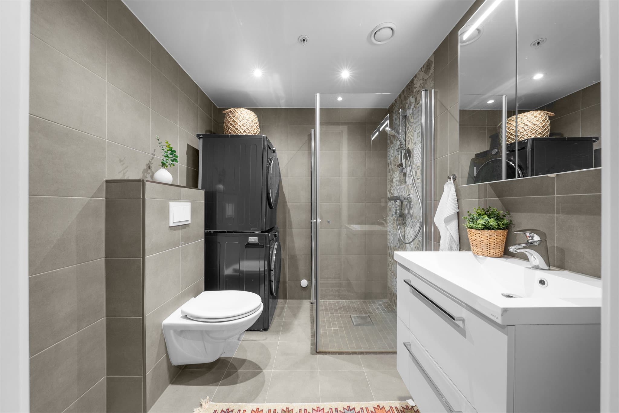 Flislagt, moderne bad/wc