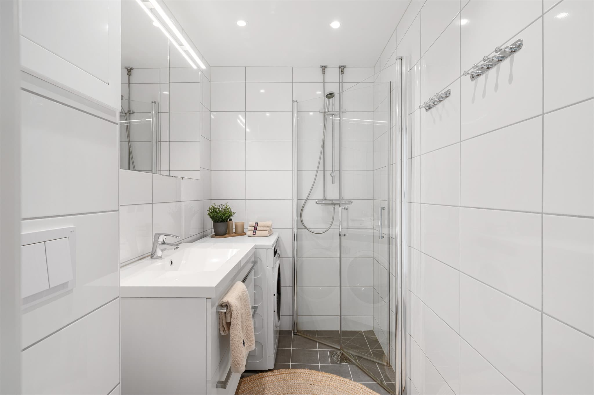 - Badet er renovert i 2018 og holder dermed god standard -