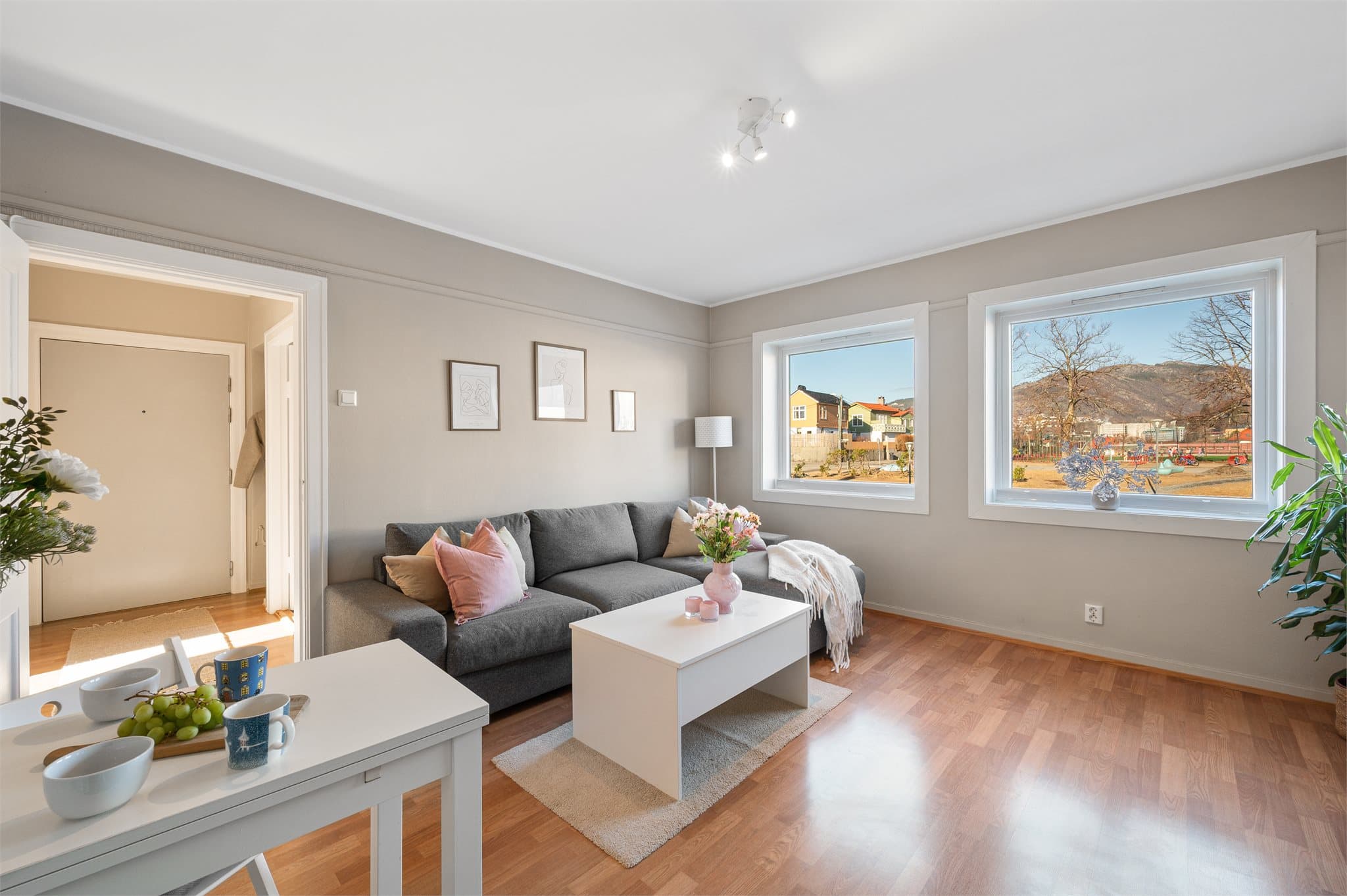 - For studenten er denne beliggenheten ideell med gangavstand til HVL, samt enkel adkomst til BI, UiB og Odontologen -