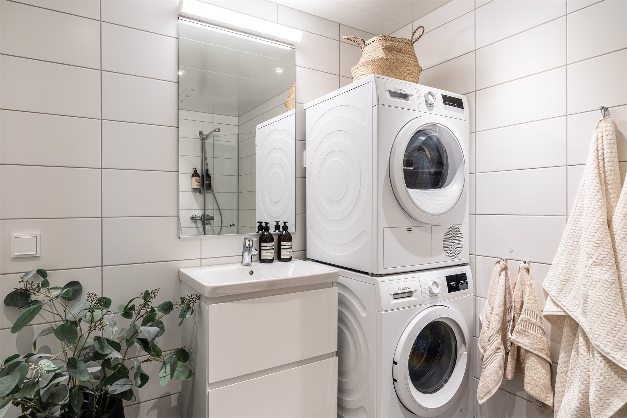 Det er også opplegg til vaskemaskin og tørketrommel.