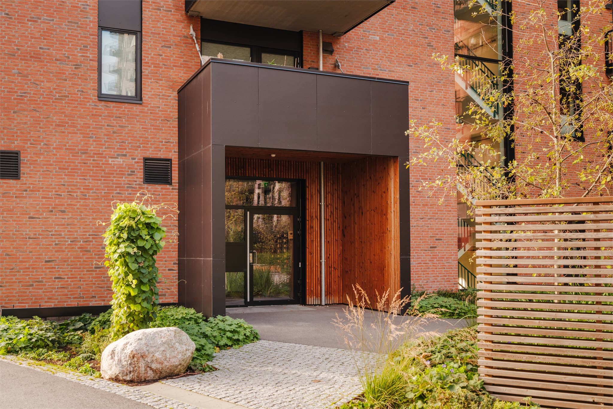 Pent og velstelt inngangsparti som gir et godt førsteinntrykk.