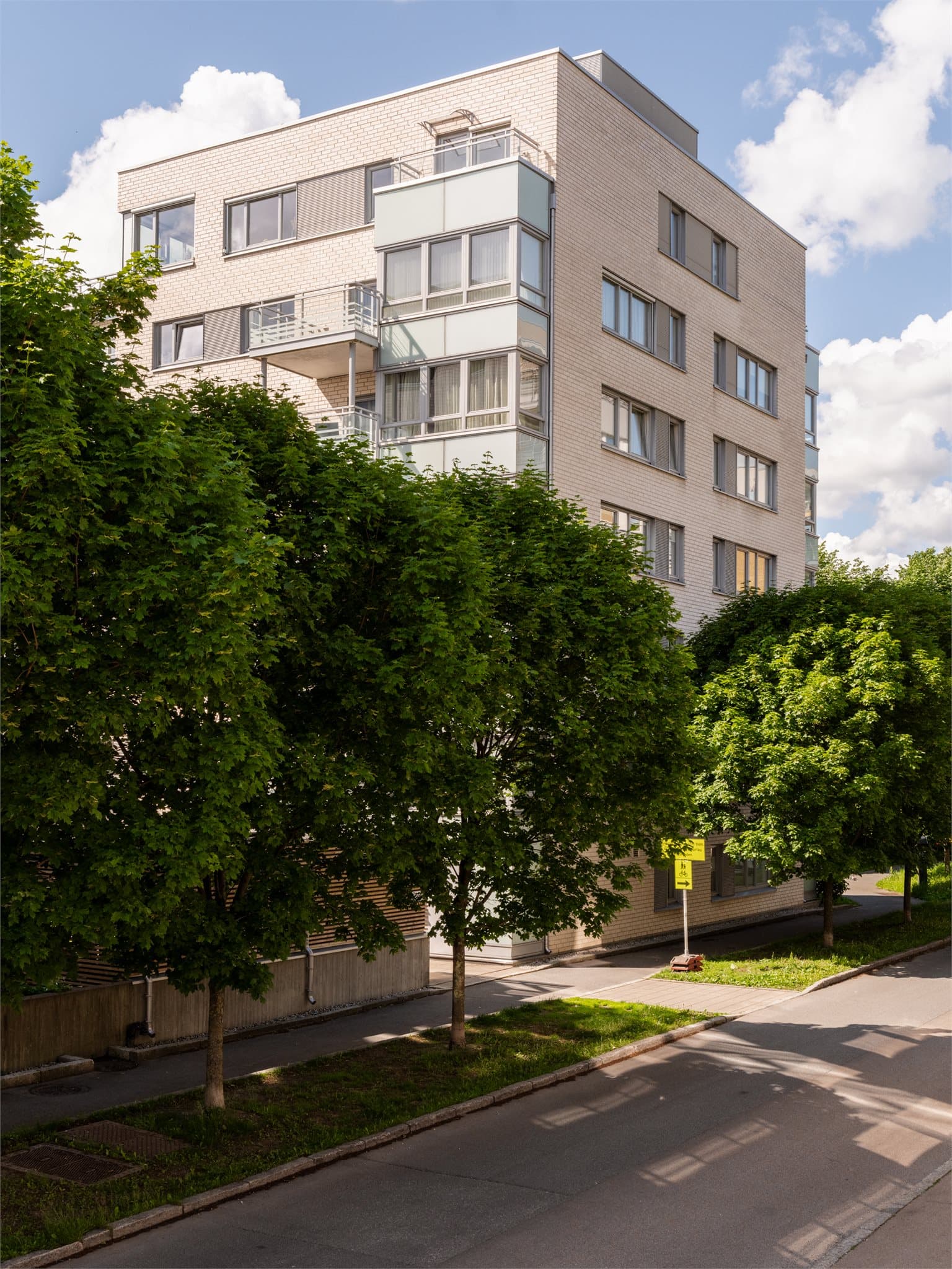 Moderne boligbygg fra 2012 i et veletablert og rolig sameie med 101 boligseksjoner.