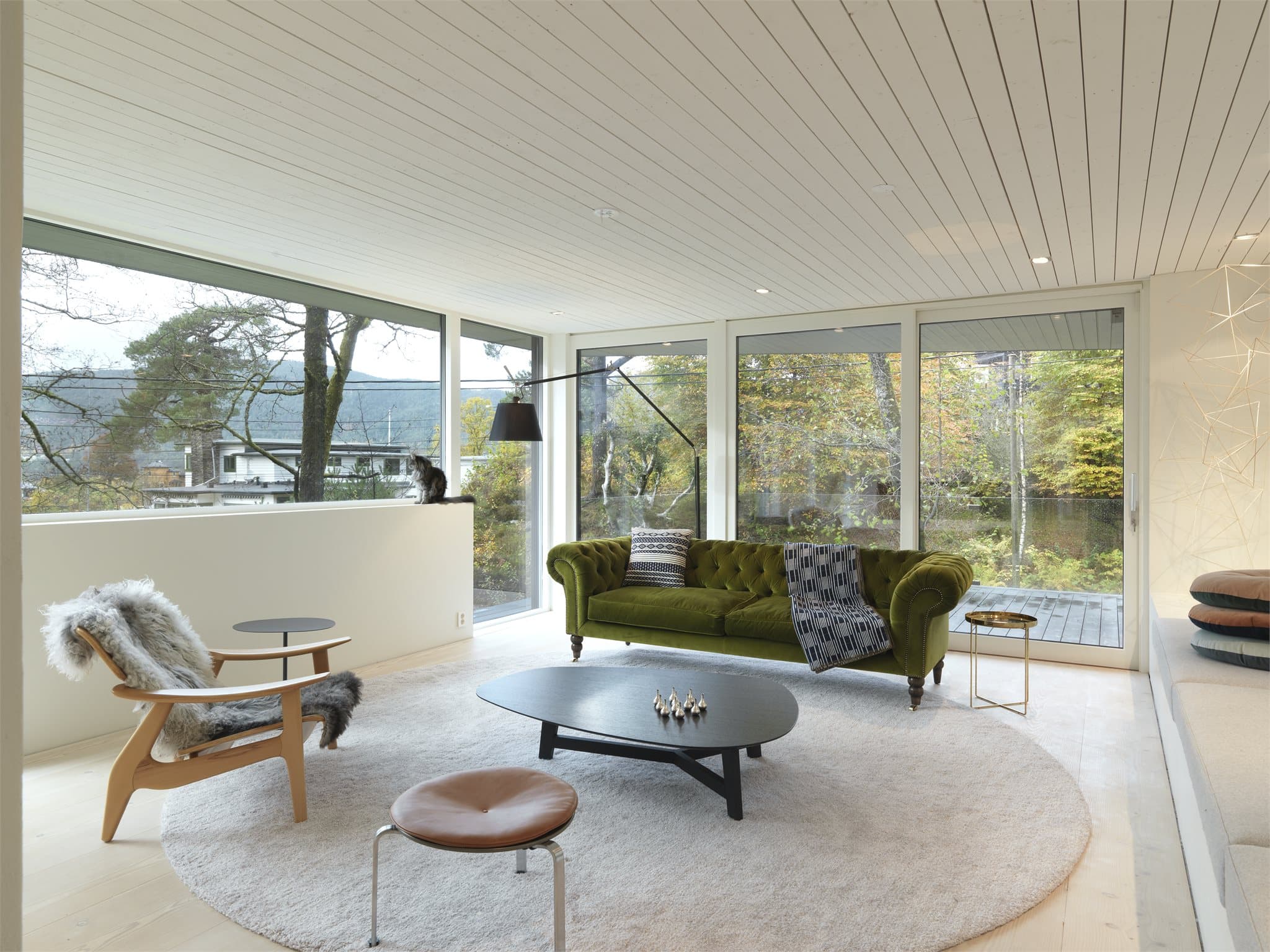 - Svært generøse vindusflater som slipper inn mengder med naturlig sollys -