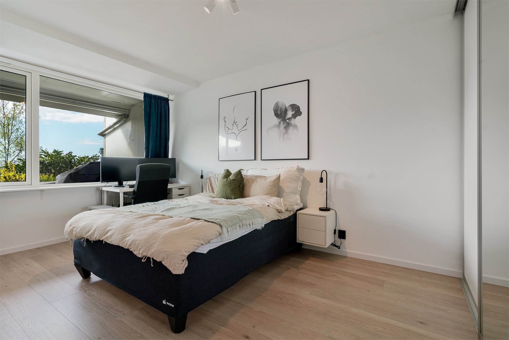 - Et nydelig soverom på 14,8m² -