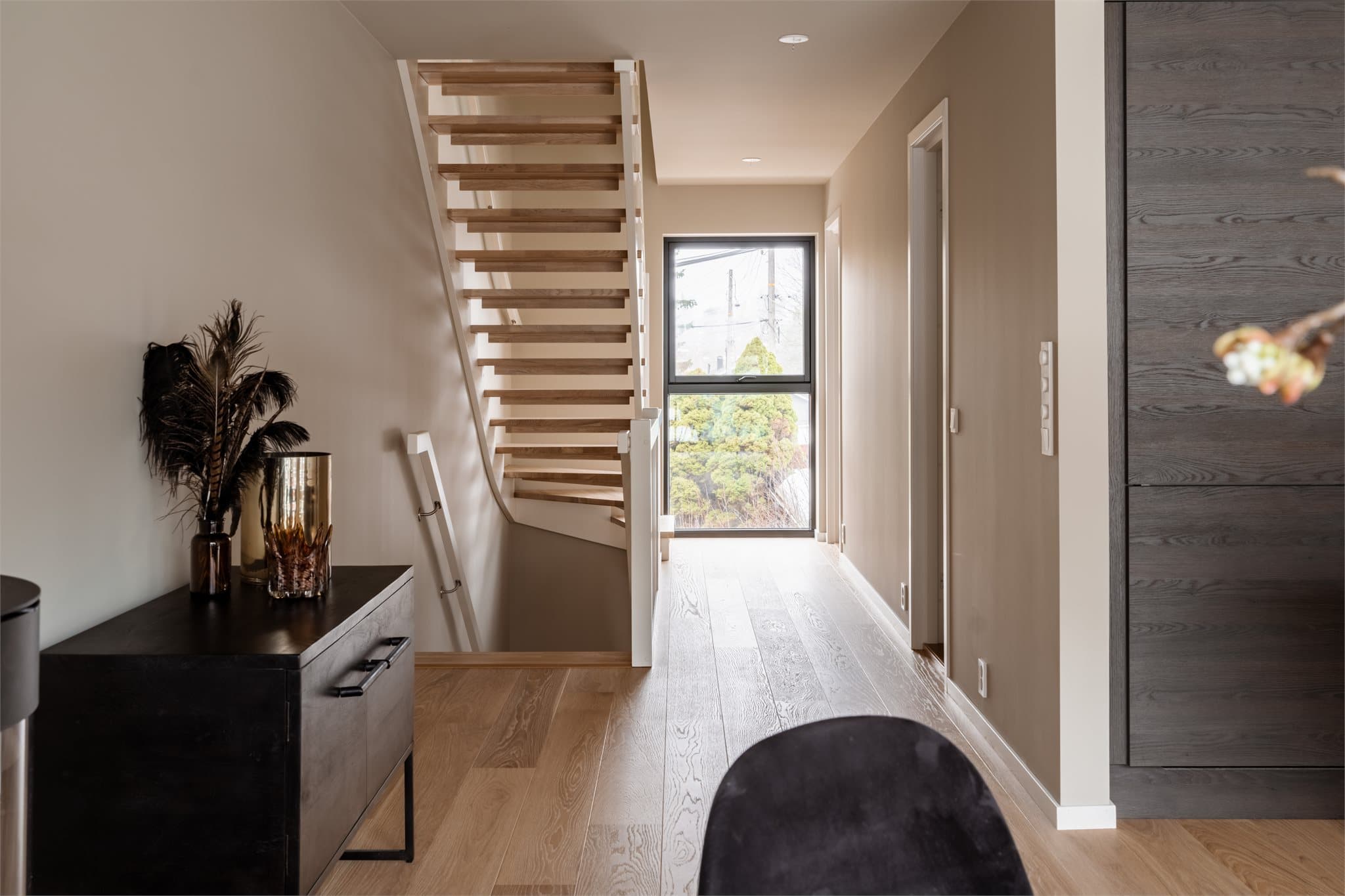 Trappeadkomst mellom etasjene.