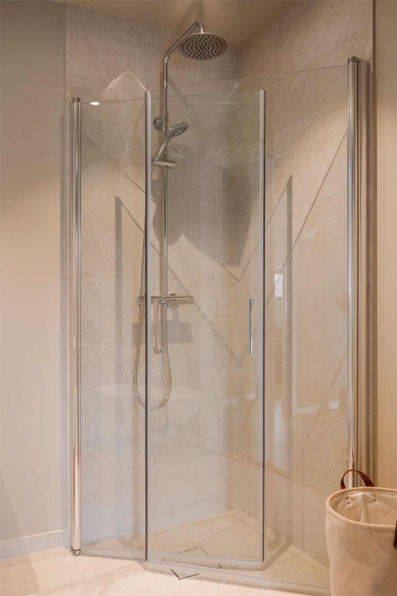 De byr alle på moderne og tidløse materialer.