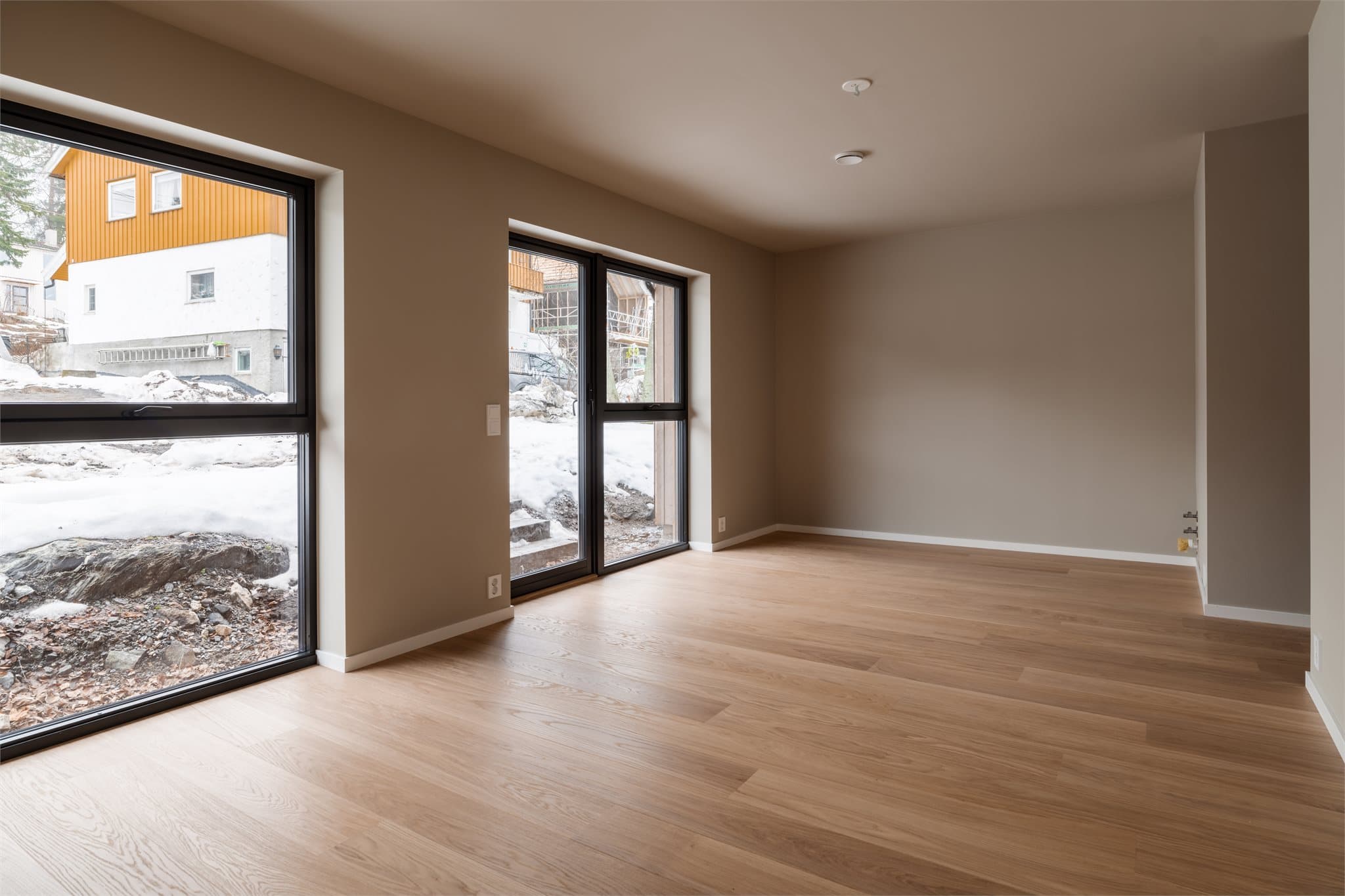 Det er lagt opp til mulighet for etablering av hybel i etasjen dersom ønskelig.