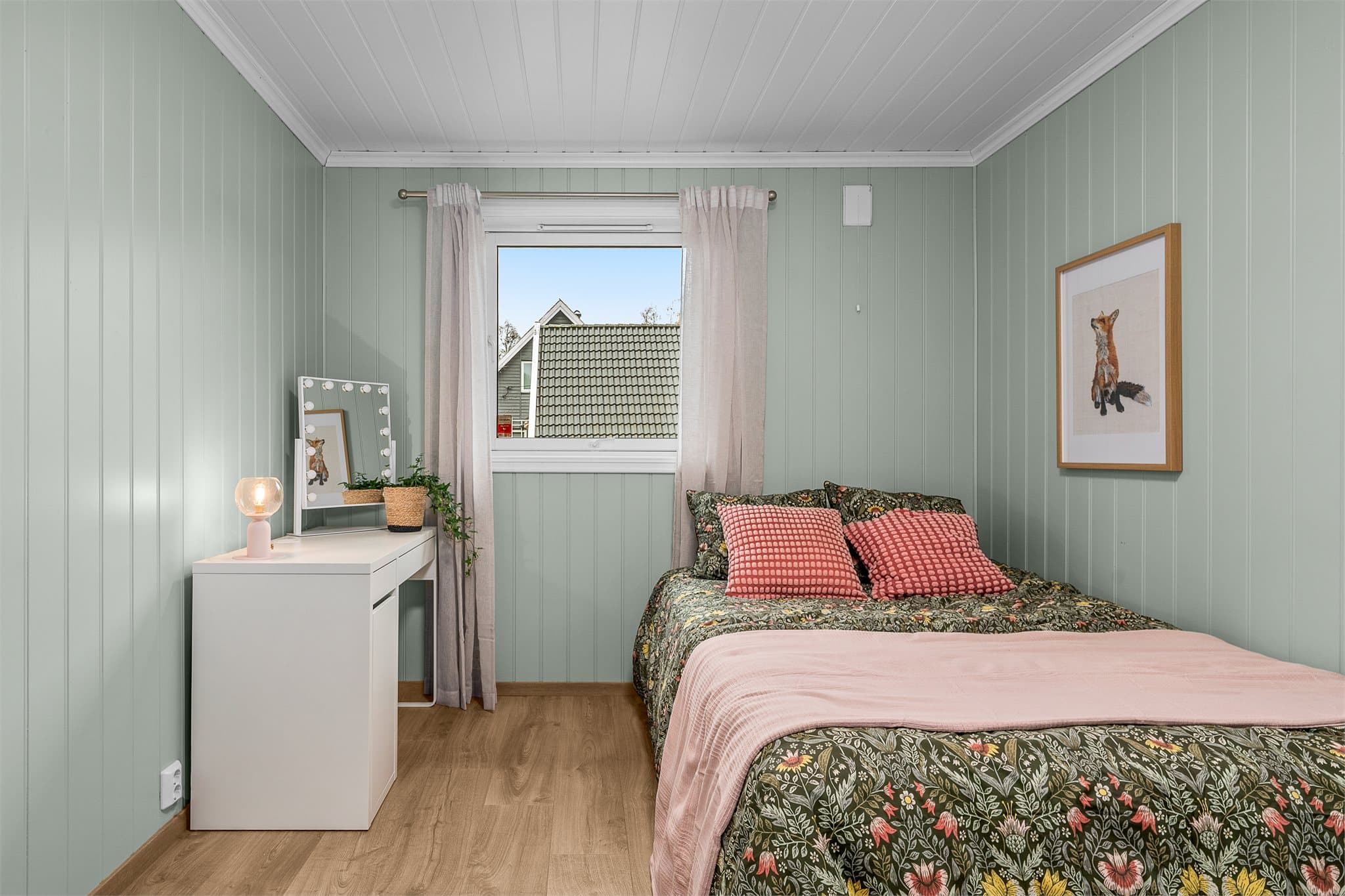 Soverommene som ligger i denne delen av huset passer perfekt for ungdommen i hus.