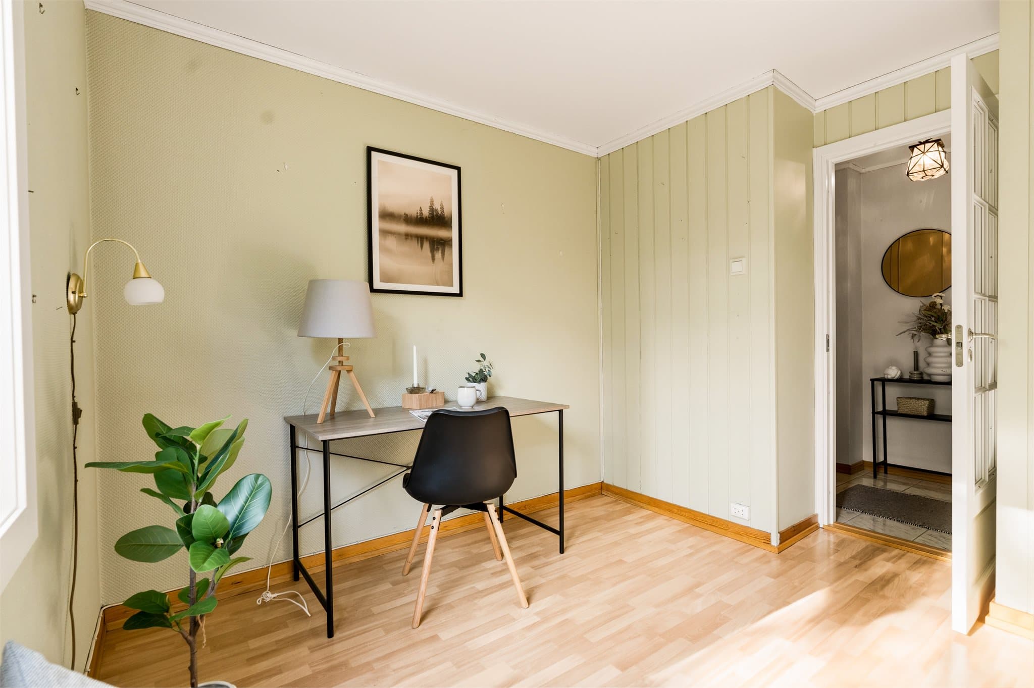Soverom - fint rom til enten gjesterom, barnerom eller kontor!