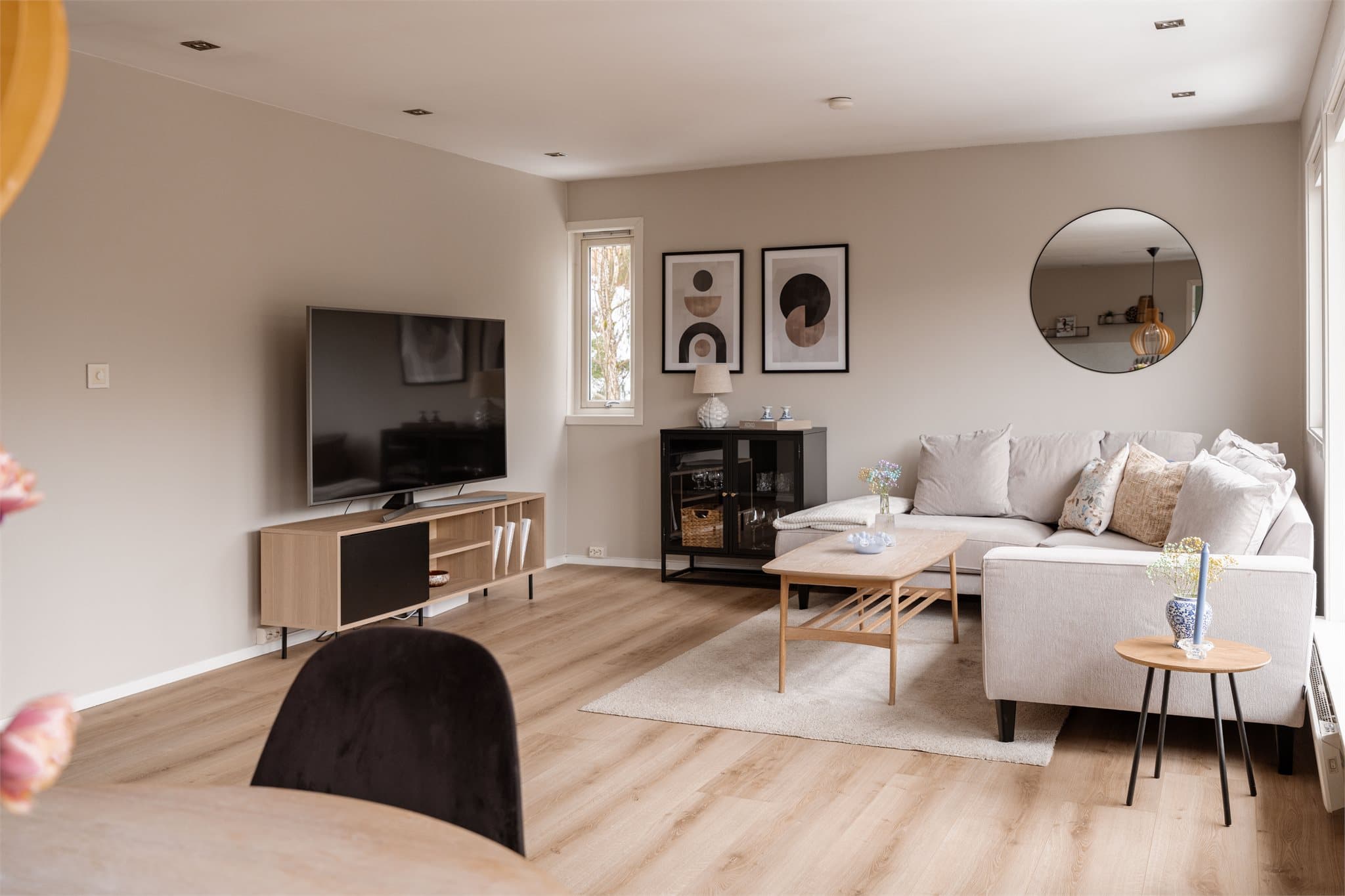 Endebeliggenheten gir godt lysinnslipp fra flere retninger.