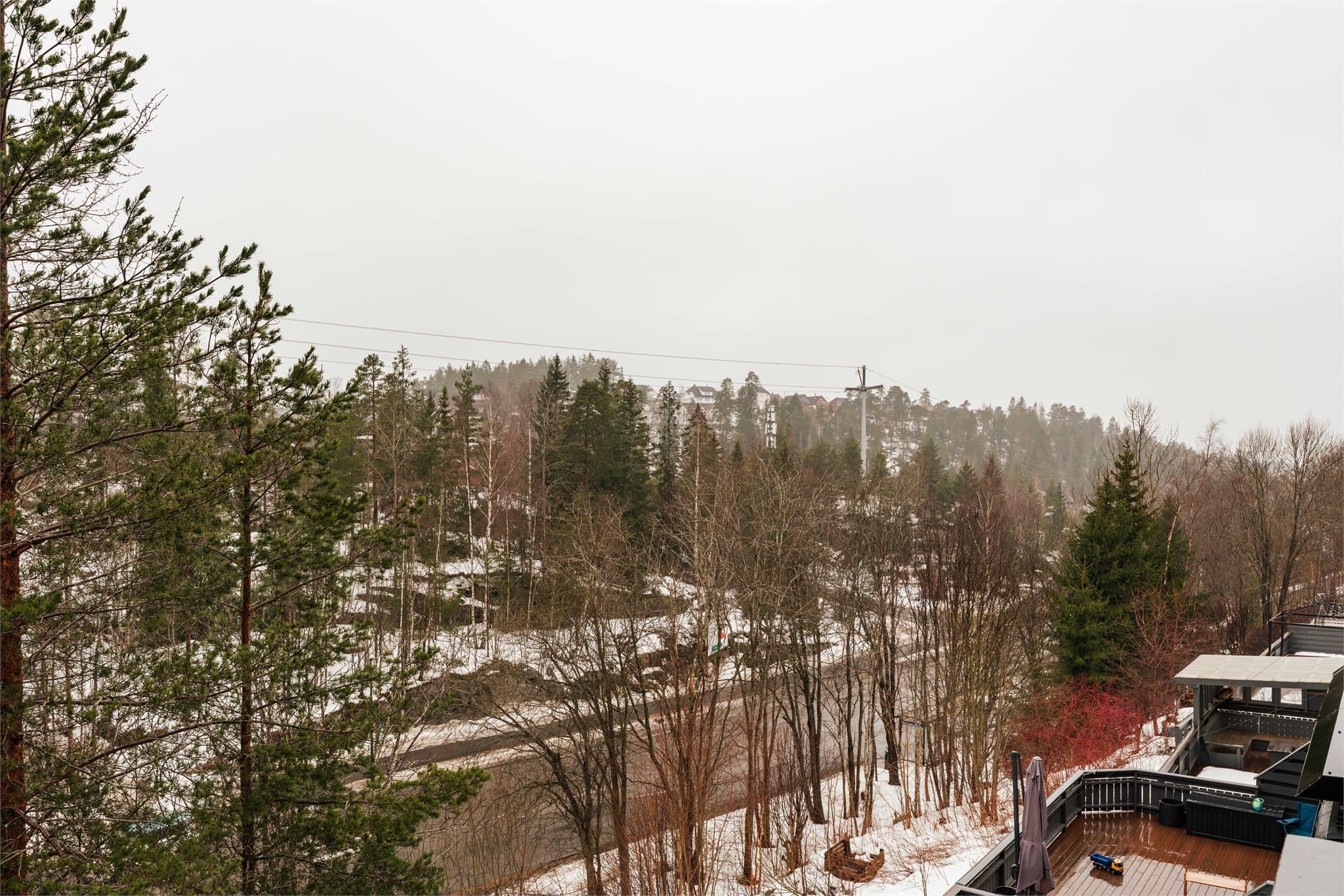 Området byr på flotte turmuligheter i skog og mark, med løyper mot Mariholtet.