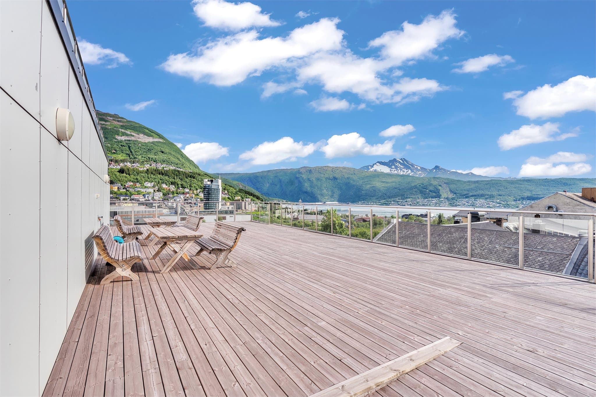 Stor felles takterrasse i 5. etasje.