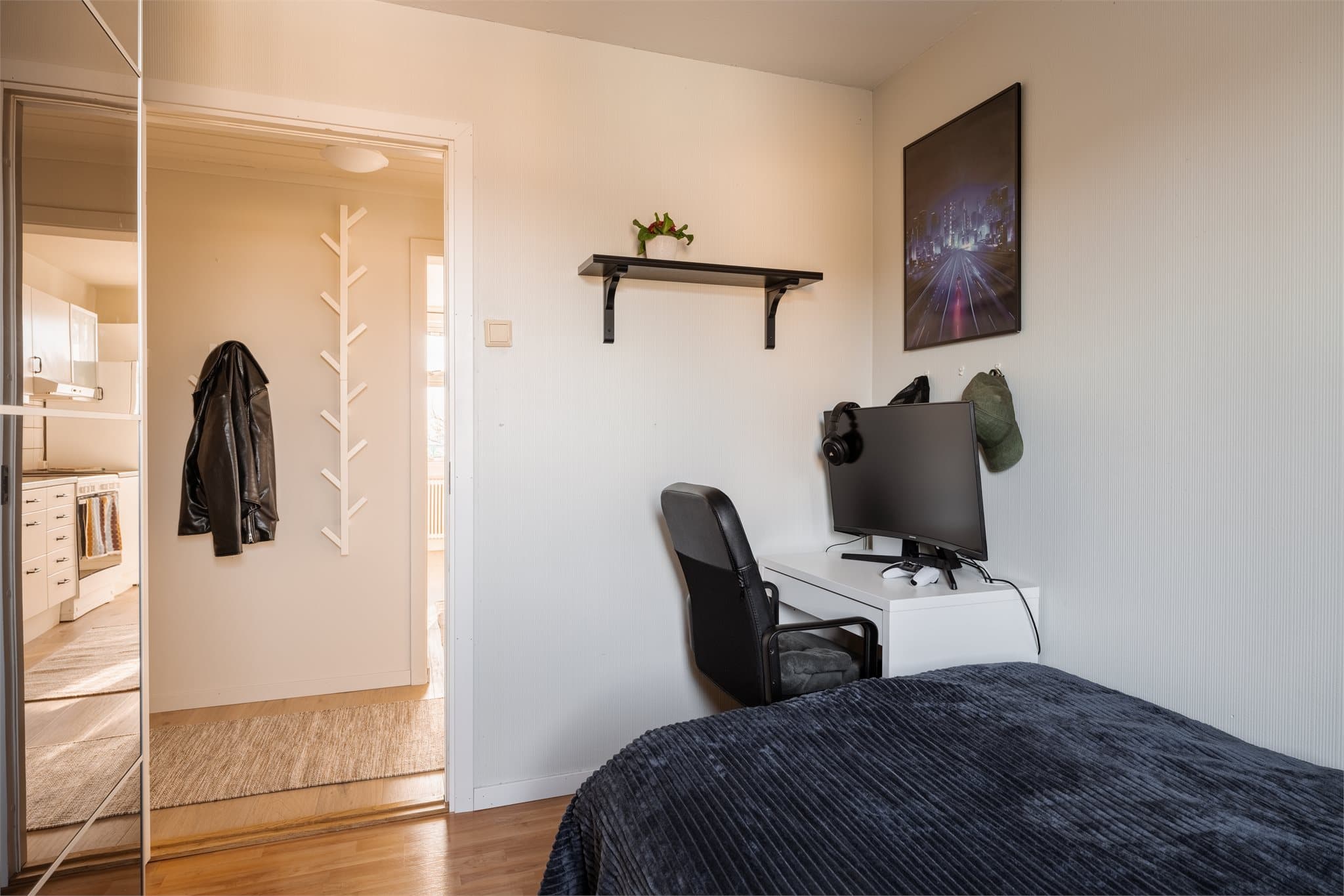 Rommene er enkle å møblere og kan innredes som soverom, barnerom eller kontor.