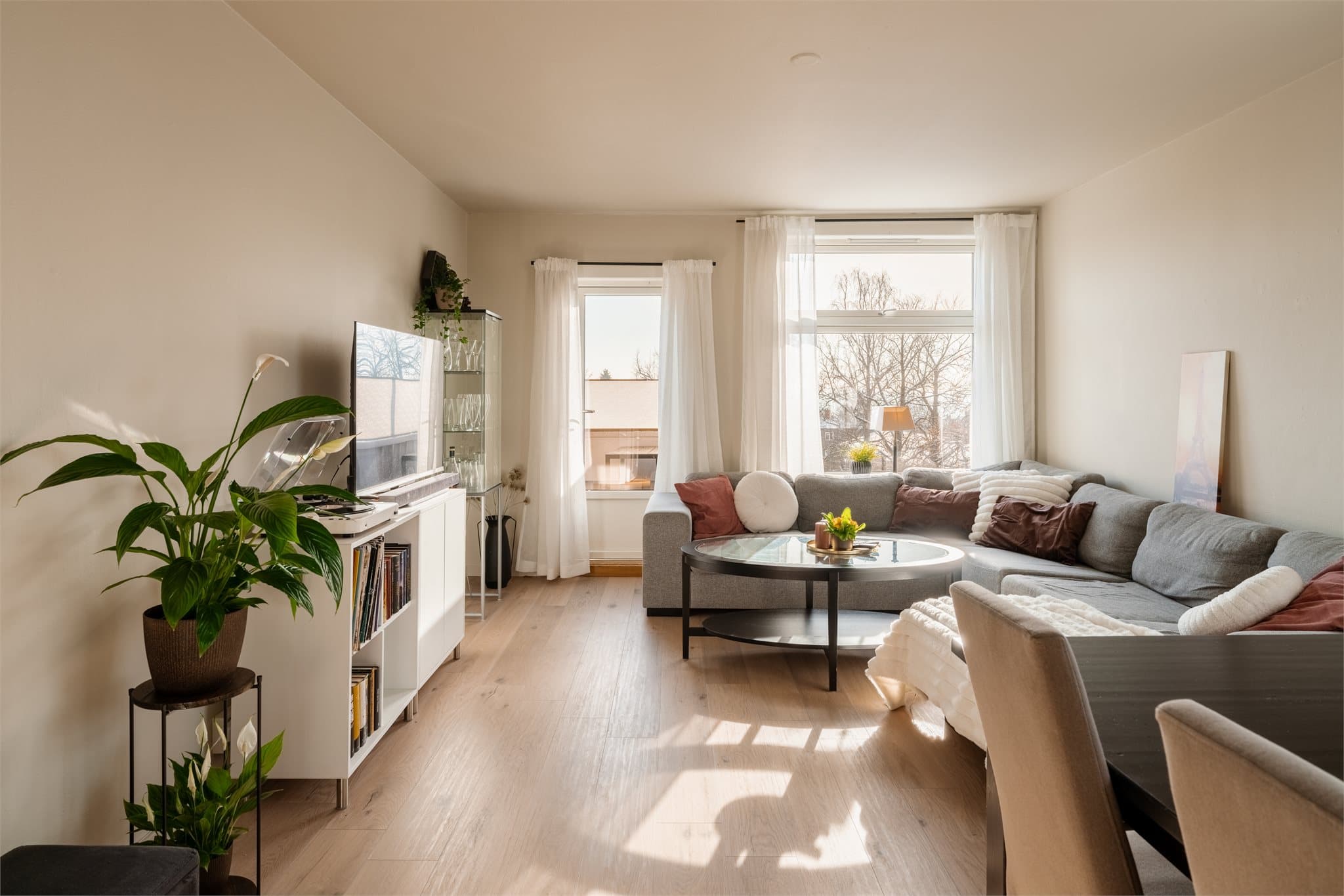 Oppvarming via radiatorer tilknyttet vannbåren varme er inkludert i felleskostnadene.