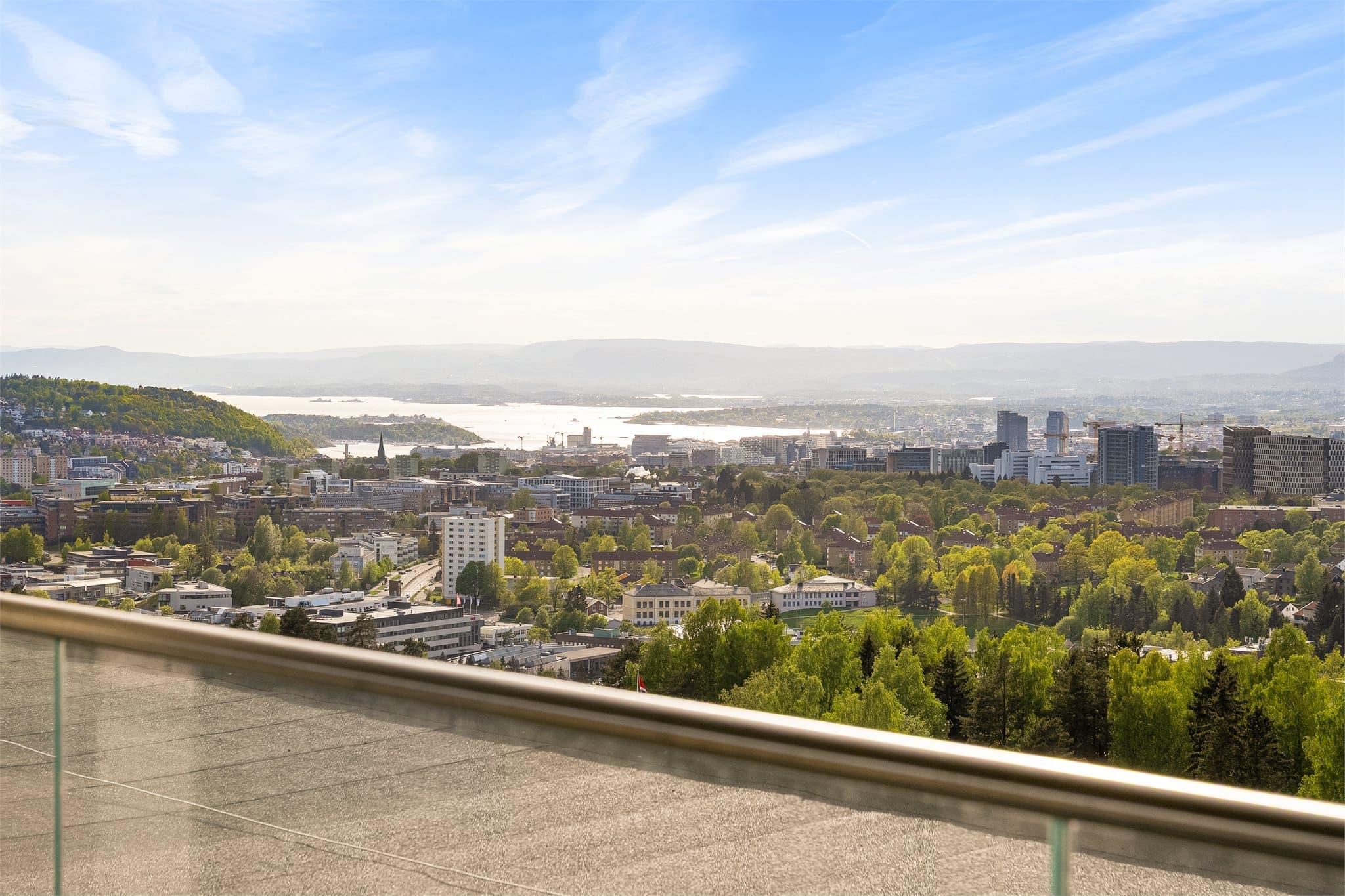 Takterrassen har en av byens desidert beste utsikter!