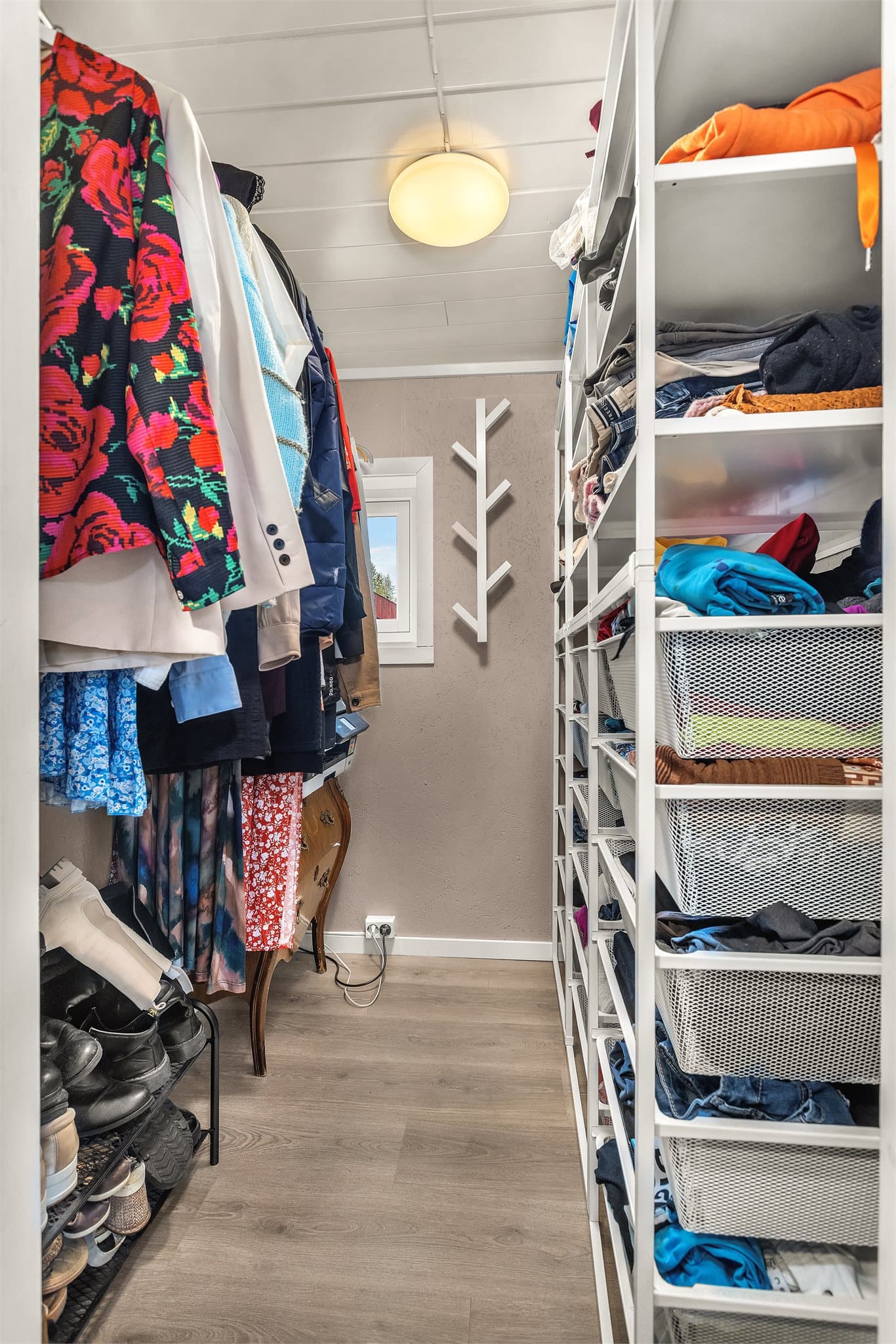 Garderoberom/walk-in 1. etasje