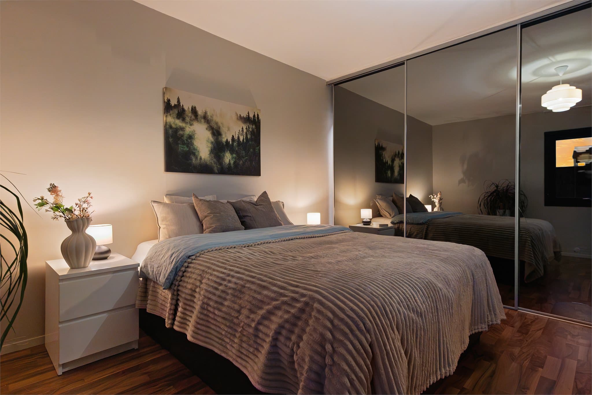 - Leilighetens soverom måler hele 13,1 m² -
