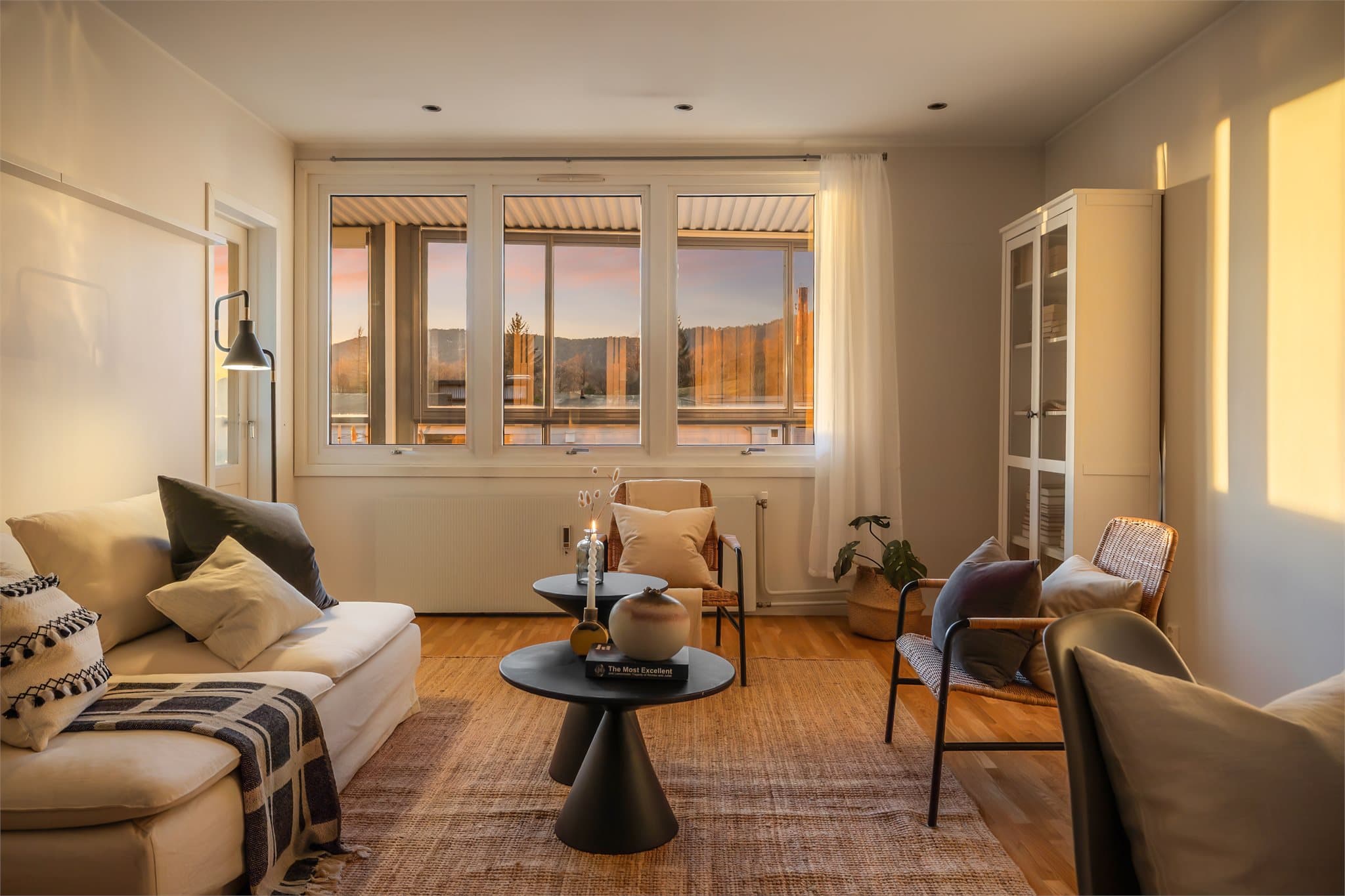 - Nå har du mulighet til å sikre deg denne romslige 2-roms leiligheten med nydelig beliggenhet på Landås -