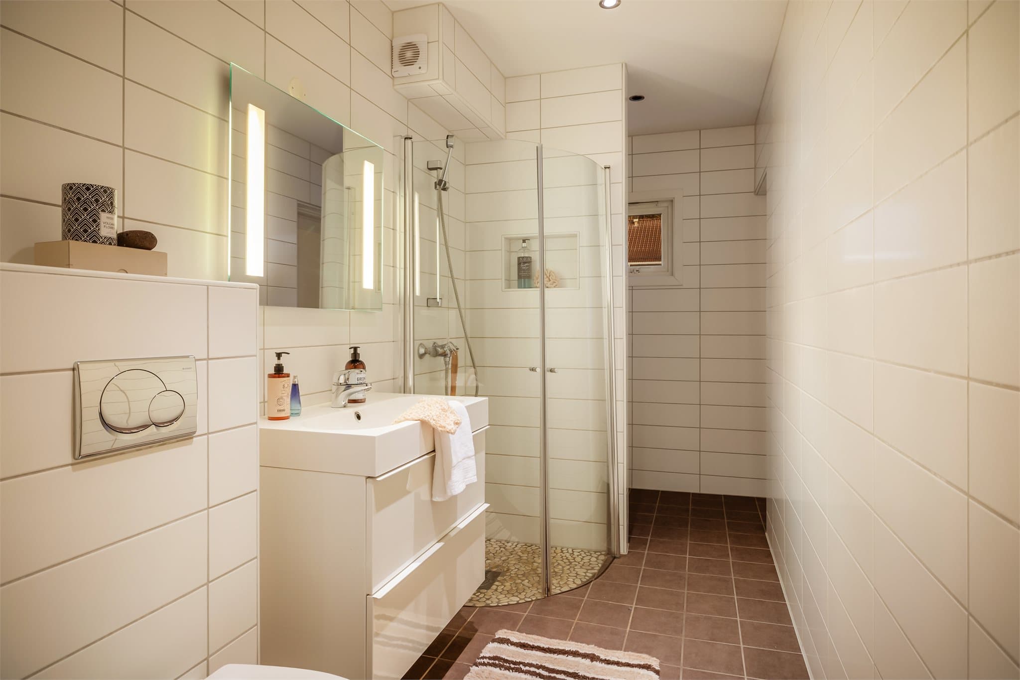 - Pent helfliset bad som måler 6,3m² -