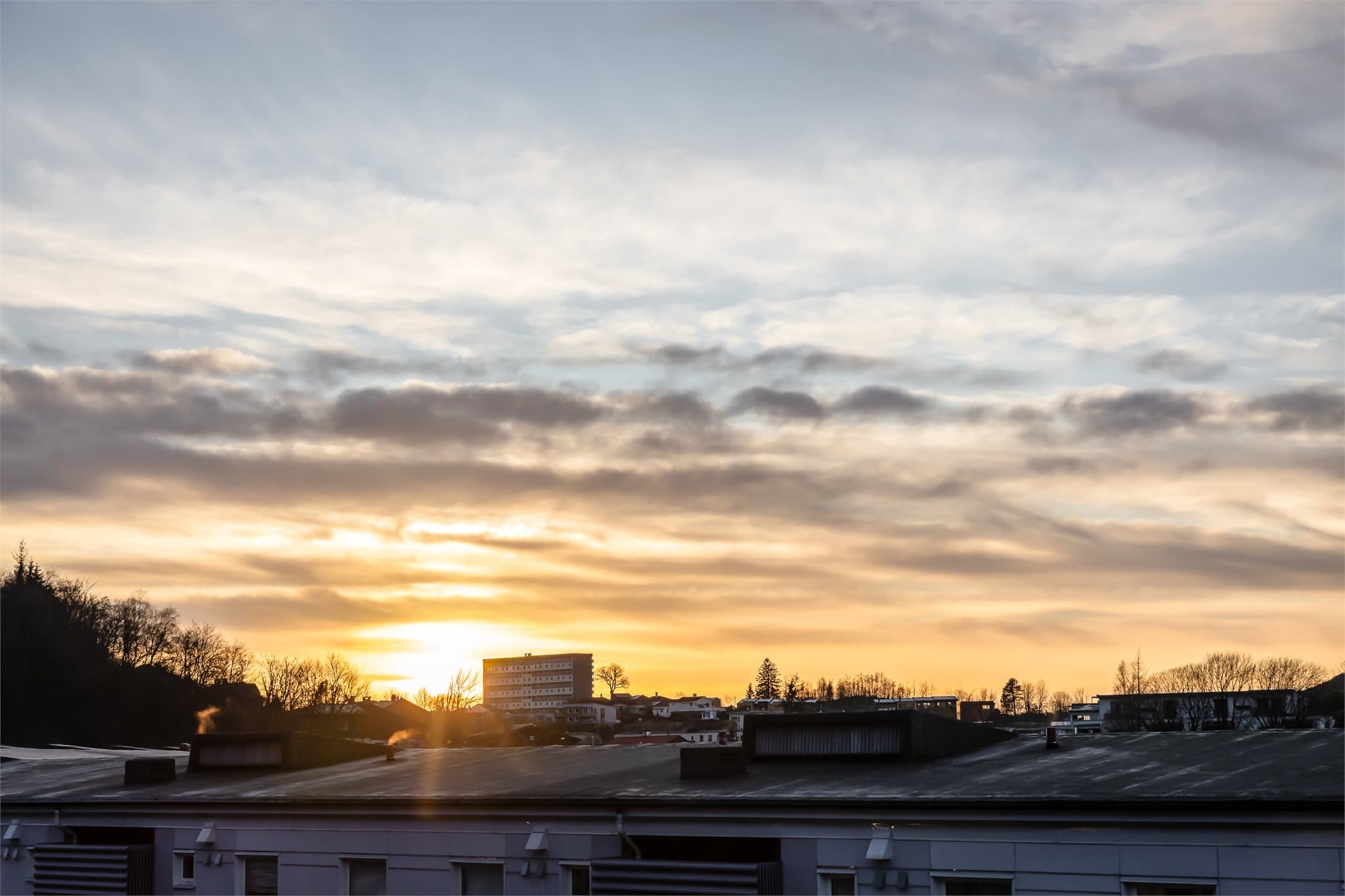 - Det er venteliste på parkeringsplass. Boliglaget har for utleie 132 parkeringsplasser og 48 garasjeplasser -