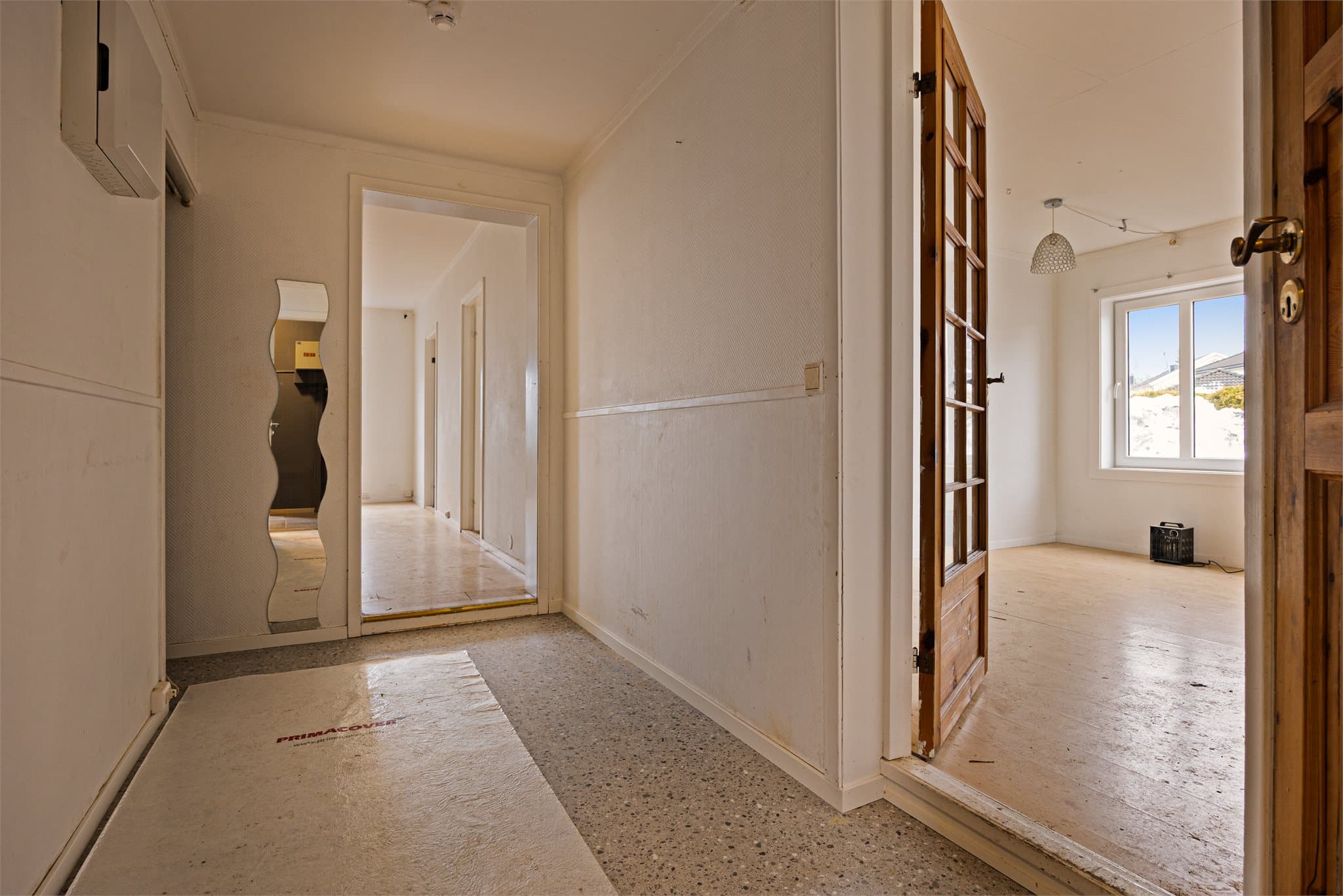 Boligen har en fin planløsning som byr på flere muligheter.