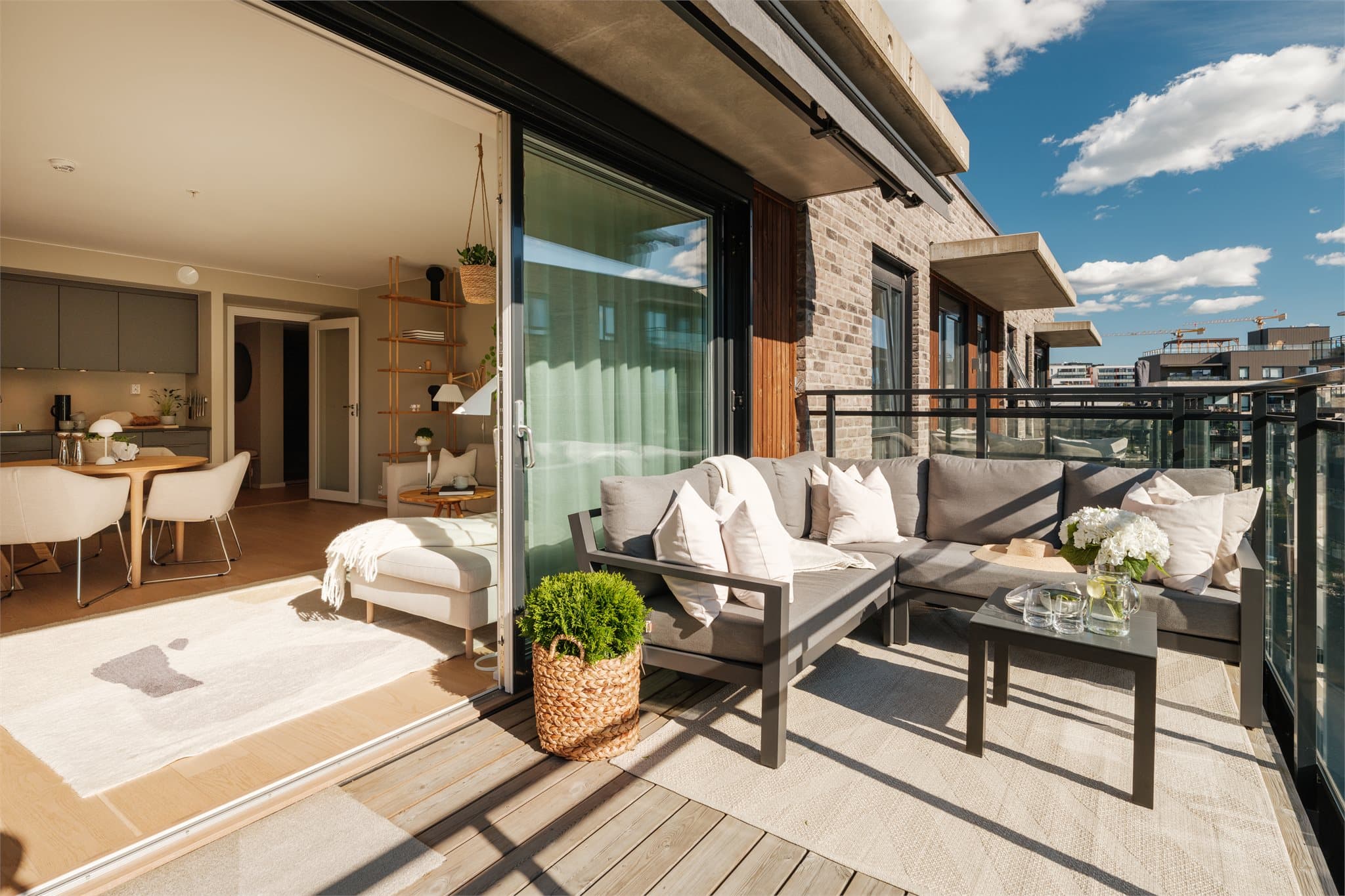 Emir Resulbegovic v. Emera Eiendomsmegling ønsker velkommen til Stålverkskroken 30!