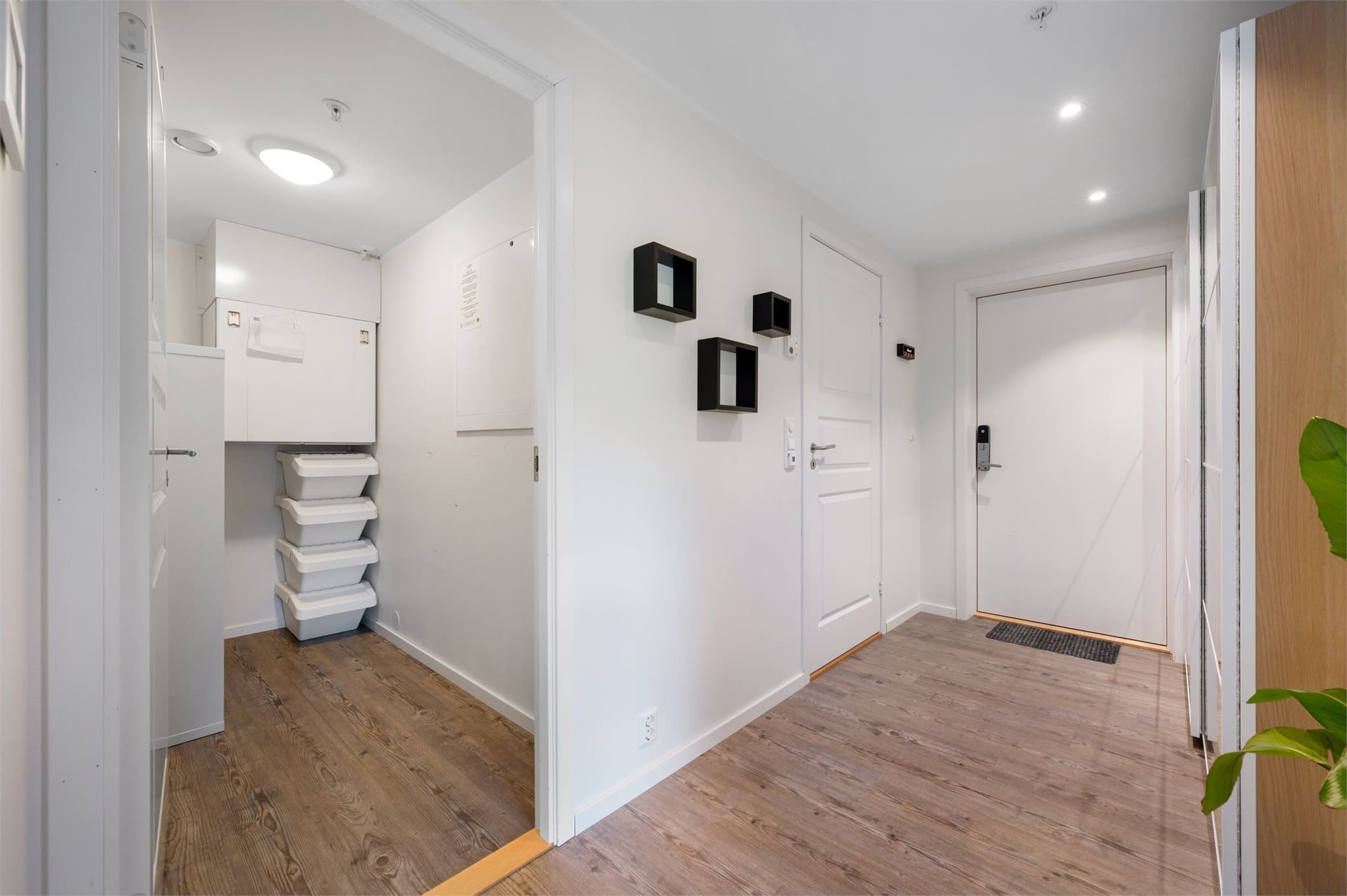 - Verdifull lagringsplass i 3,2 m² innvendig bod i tillegg til 5,5 m² ekstern bod -