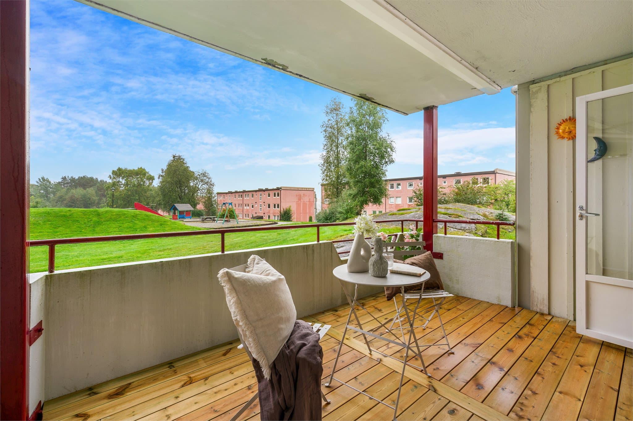 - Her bosetter du deg i et hyggelig og familievennlig område, med kort vei til det meste man har behov for i hverdagen -