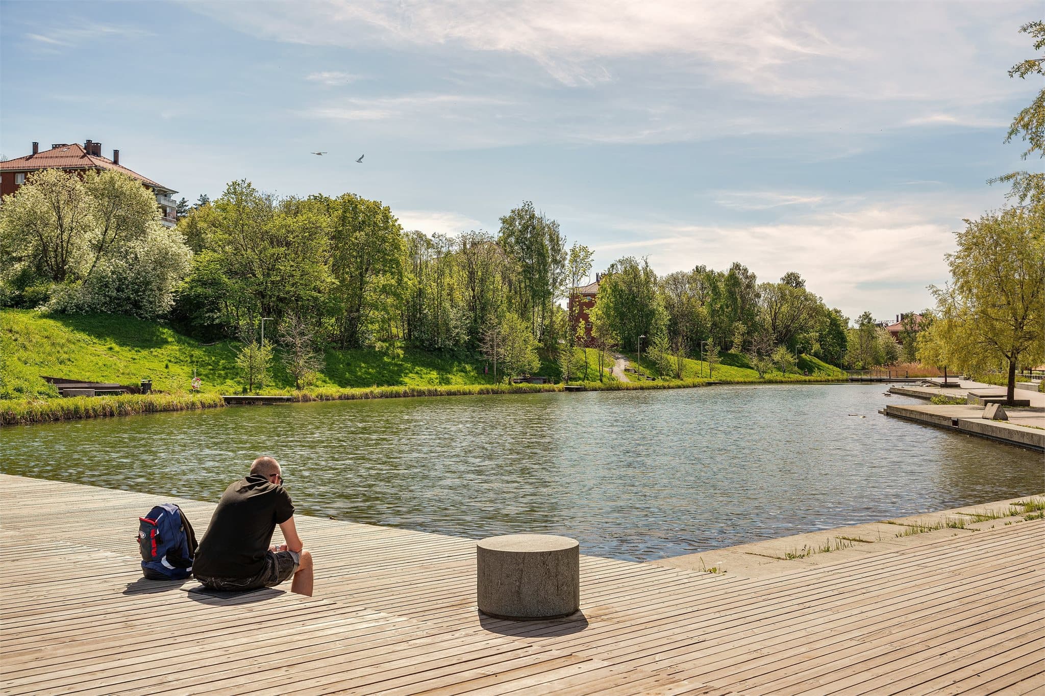 Fine områder i nabolaget for rekreasjon og tur - bilde er tatt av Teglverksdammen 5 minutter gange fra leiligheten.