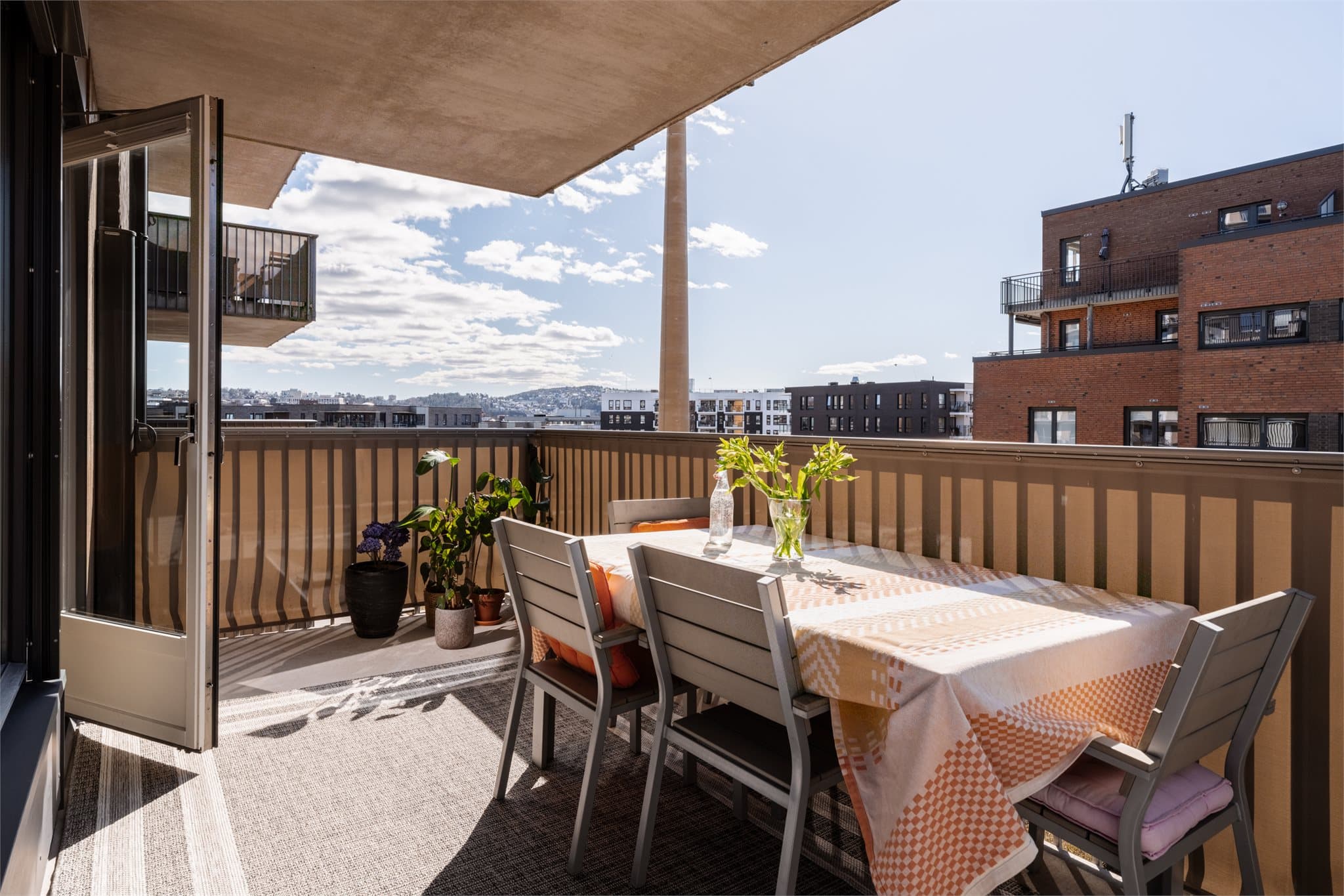 Emir Resulbegovic v. Emera Eiendomsmegling ønsker velkommen til Bertrand Narvesens vei 4C!