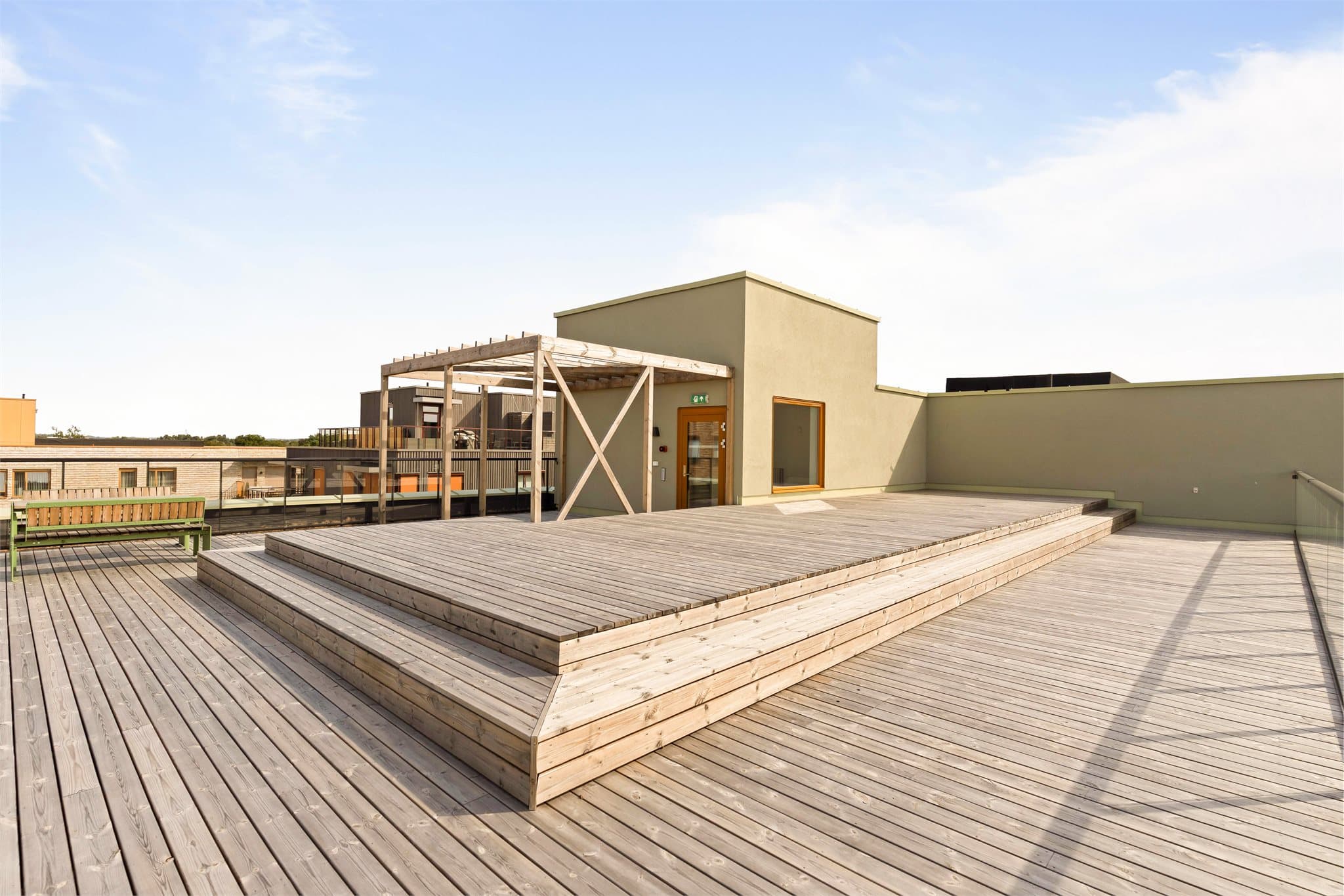 Borettslaget har en felles takterrasse som kan benyttes fritt av beboerne.
