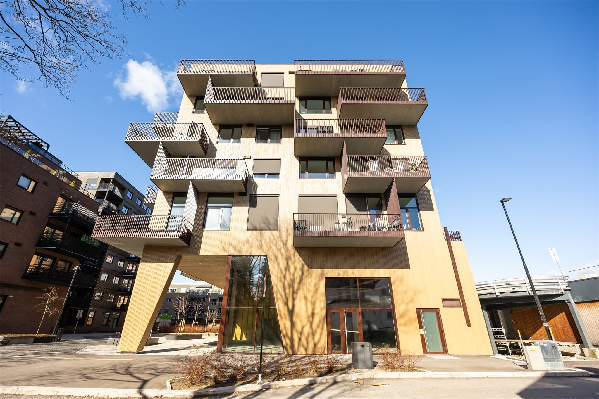 Torvgata 11B har en svært sentral beliggenhet i Lillestrøm med kort vei til alt.