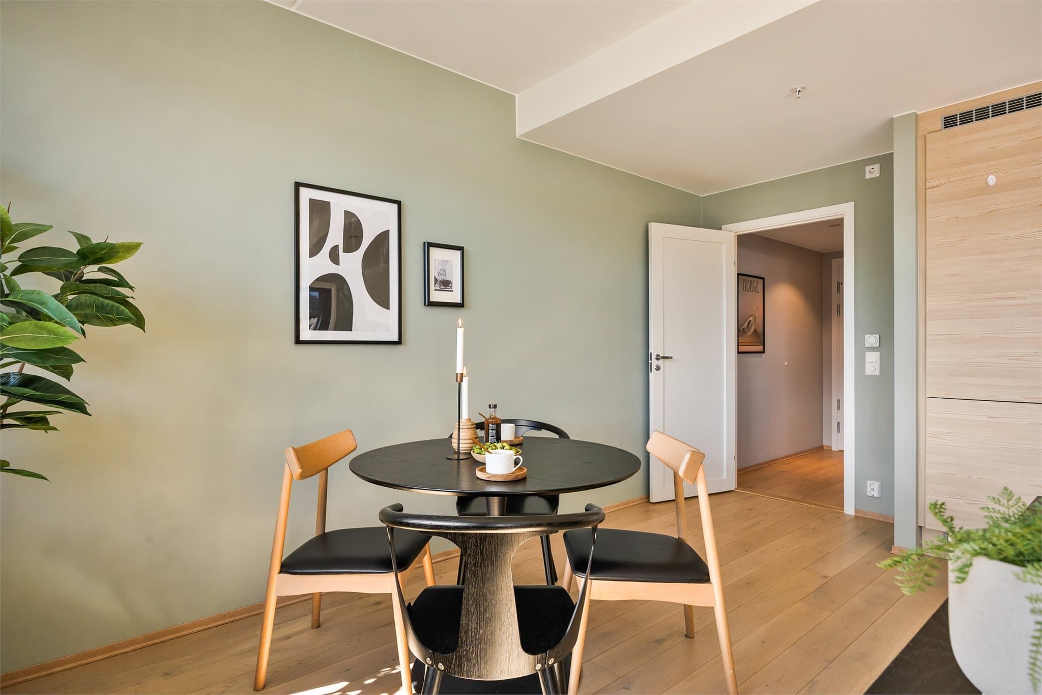 Allrommet byr på flere møbleringsmuligheter.