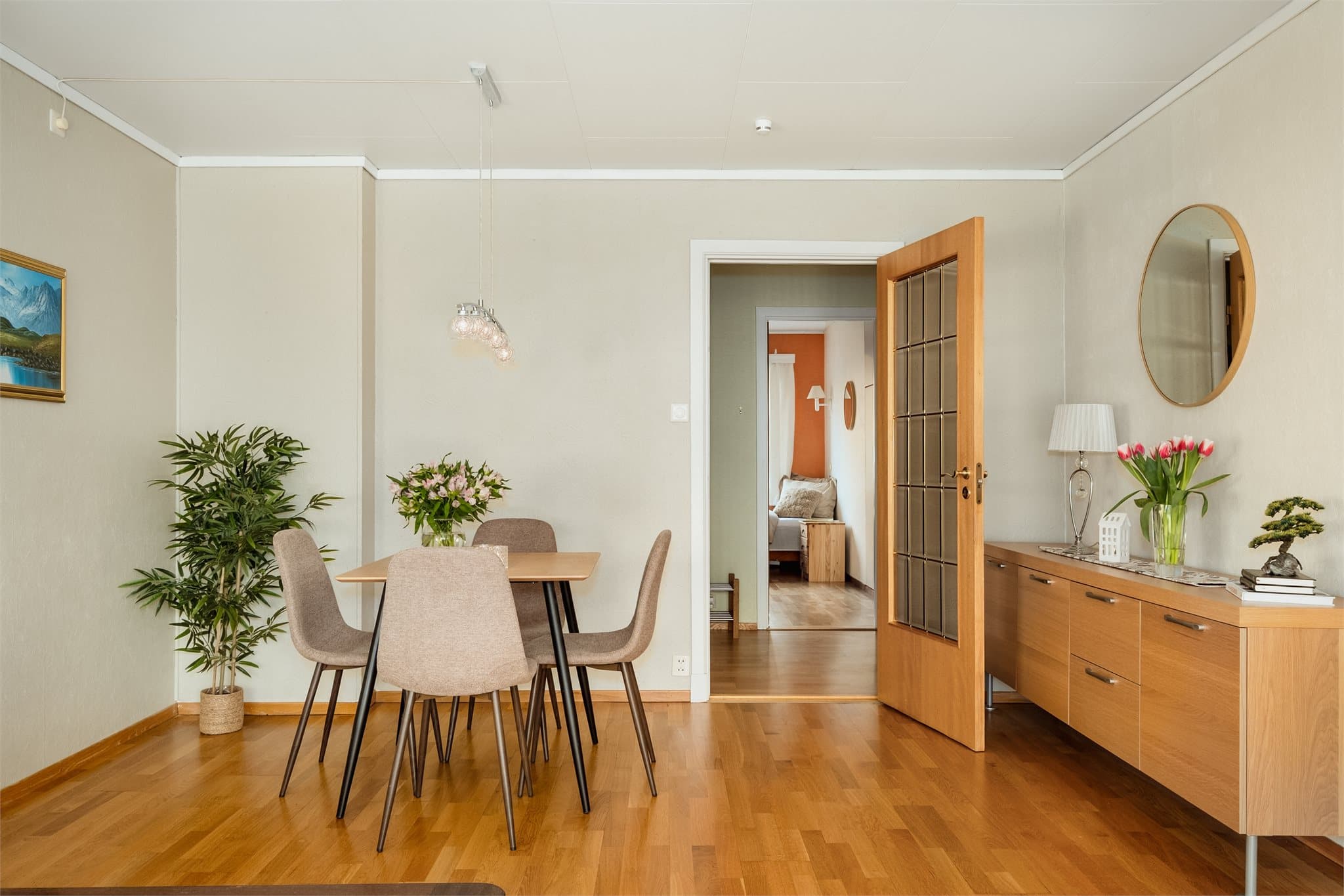 - Her har du mye inkludert i felleskostnadene, blant annet digital-tv og bredbånd, renhold i fellesarealer og kommunale avgifter mm. -