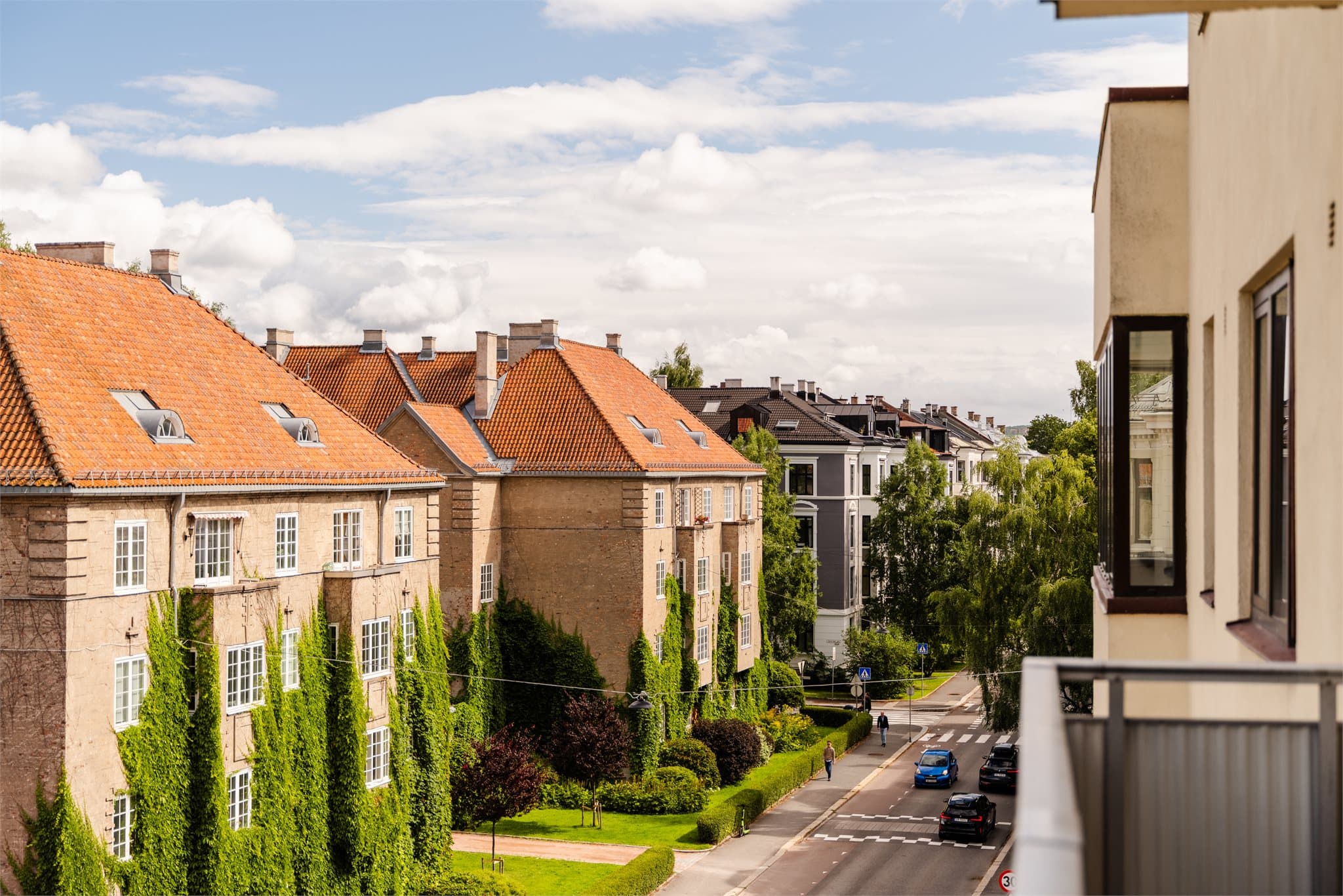 Utsyn over et veletablert og grønt boligområde på Marienlyst.