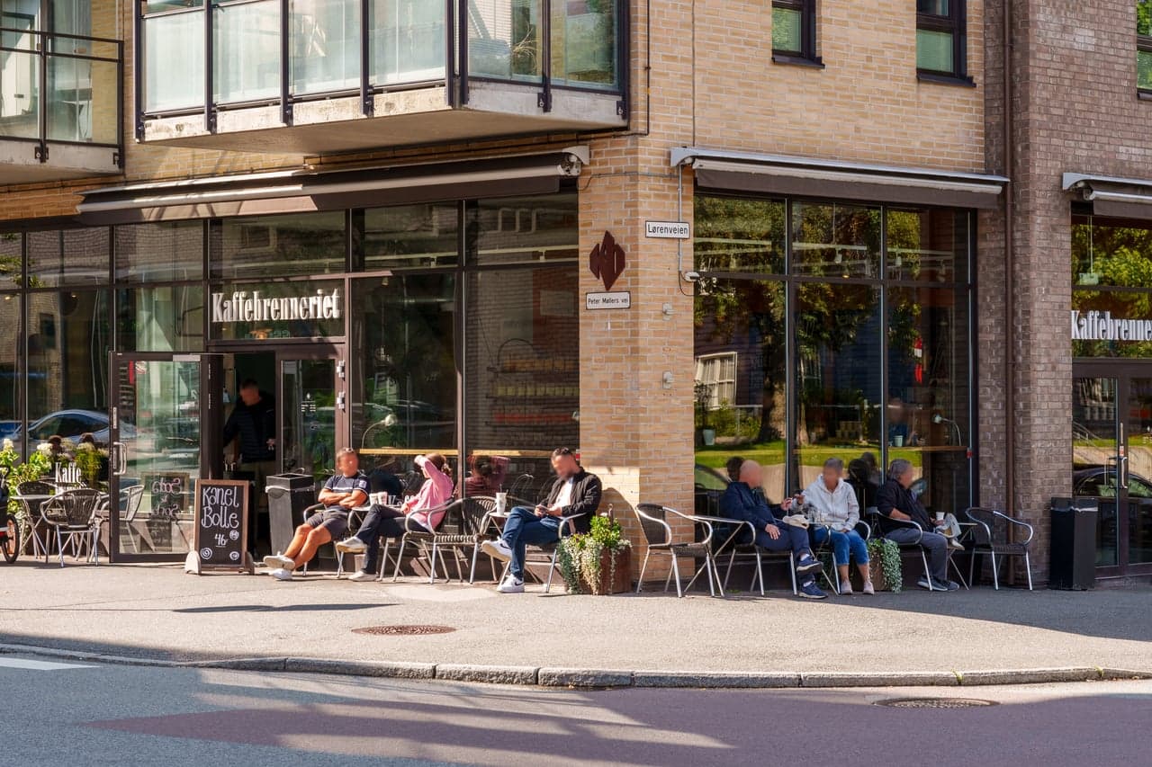Boligen ligger få meter fra flere hyggelige samlingspunkter som Kaffebrenneriet, Baker Nordby, Baker Hansen osv.