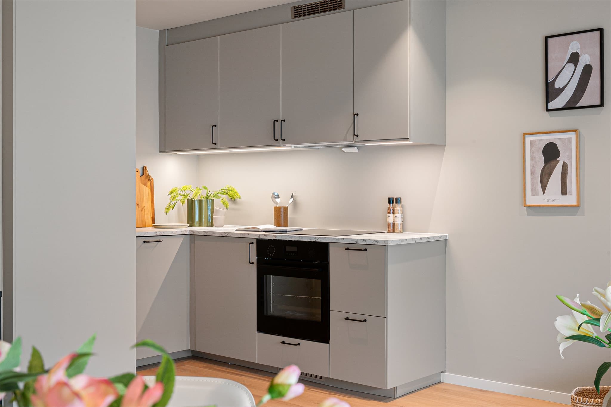 - Stue/kjøkken måler 23m² -