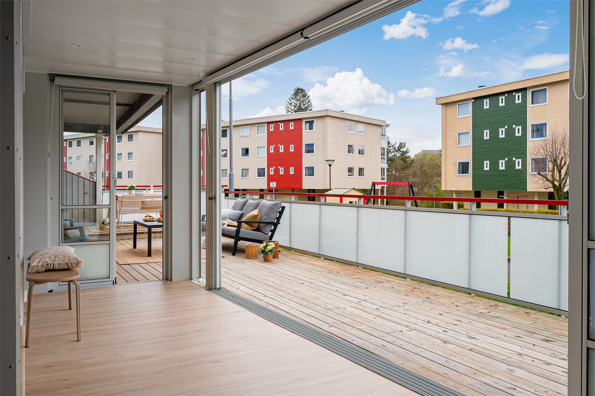 - Leiligheten har et BRA-i på 40m² og inneholder entré, bad, stue/kjøkken og soverom -