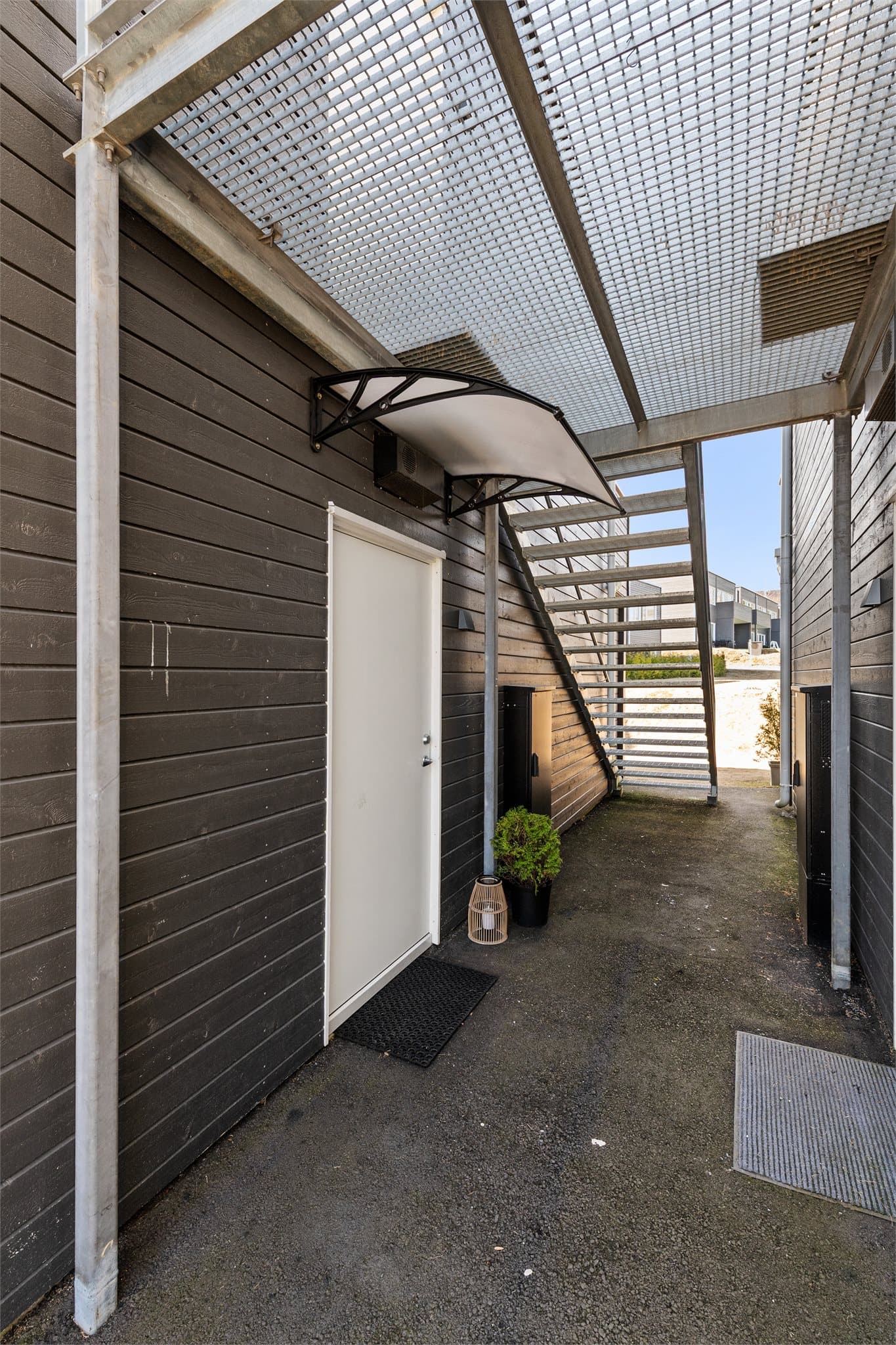 Hyggelig inngangsparti til leiligheten