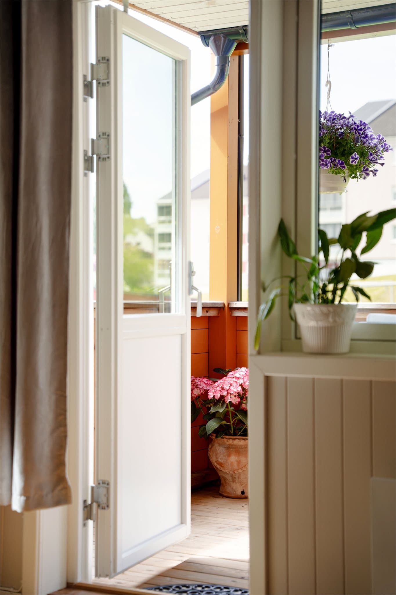 Balkongdør med 3-lags isolerglass fra 2018.