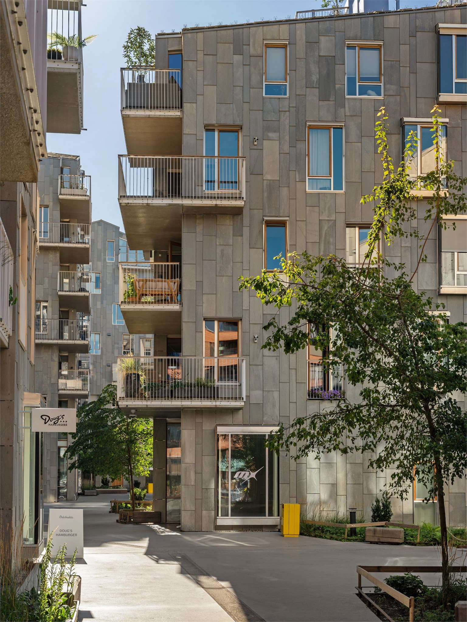 Beliggenheten er særdeles attraktiv, med umiddelbar nærhet til sjøen og noen av Oslos mest spennende byområder.